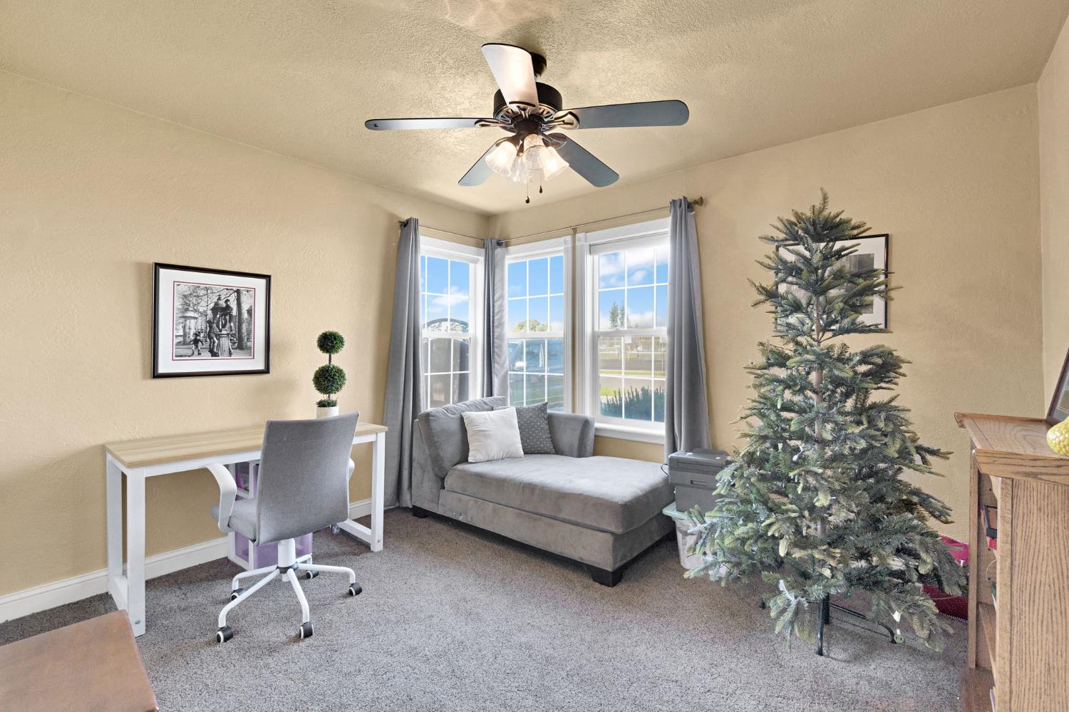 1218 E Garland Ave, Fresno, CA 93704