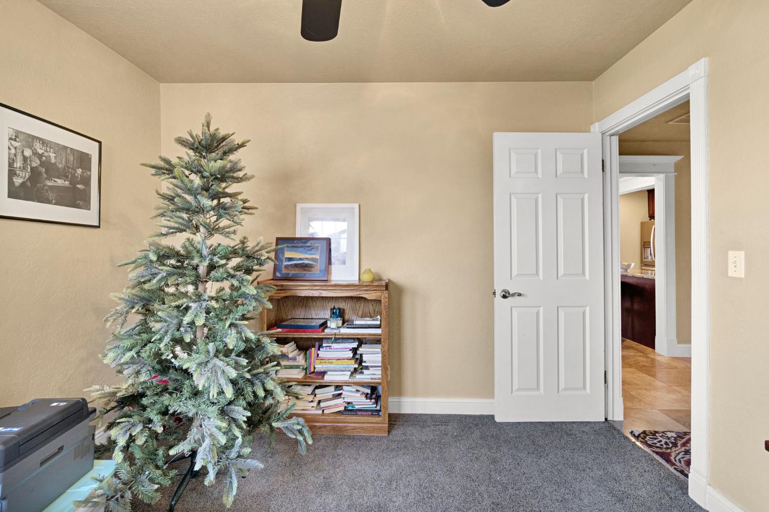 1218 E Garland Ave, Fresno, CA 93704