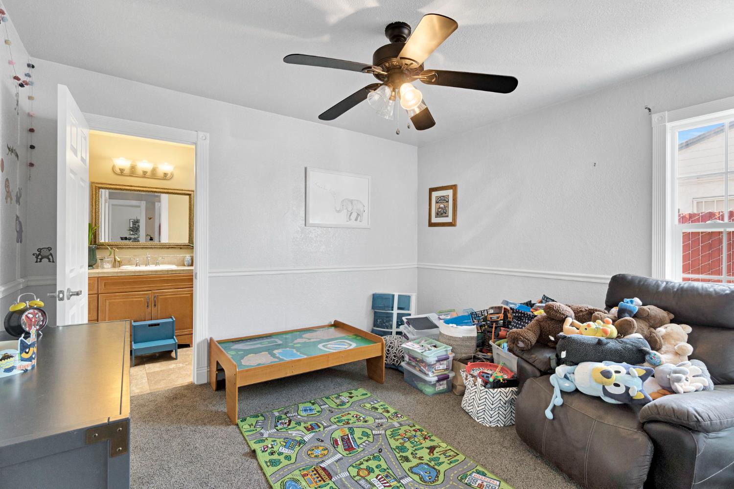 1218 E Garland Ave, Fresno, CA 93704