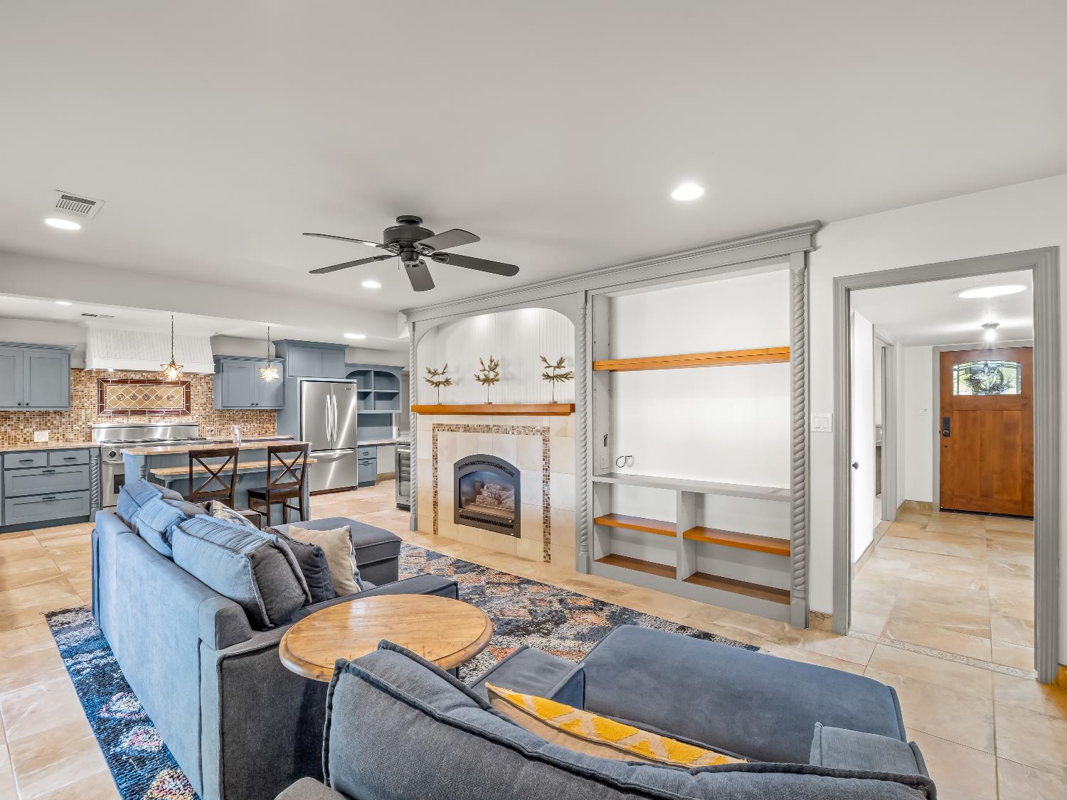 1726 W San Madele Ave, Fresno, CA 93711