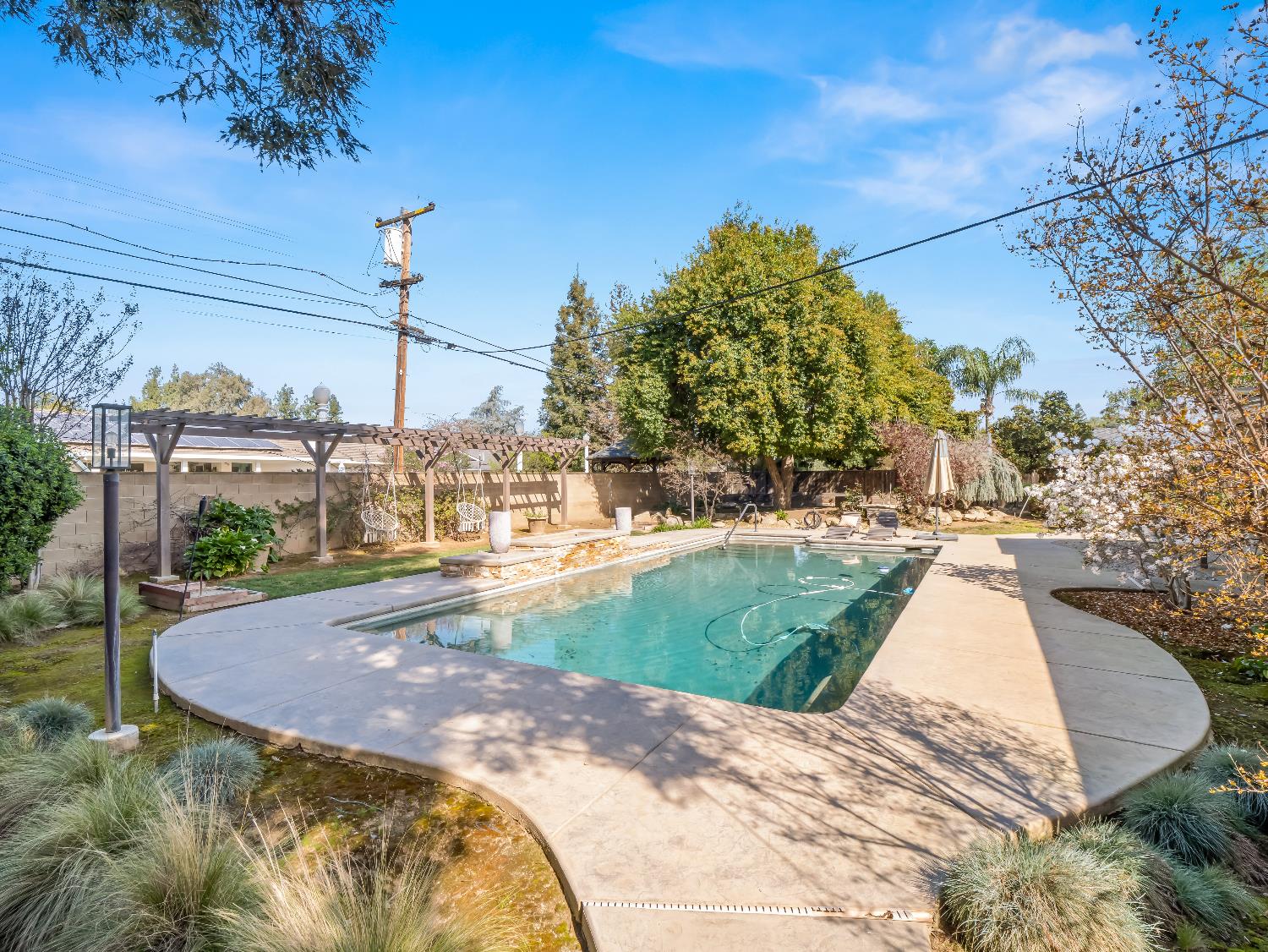 1726 W San Madele Ave, Fresno, CA 93711