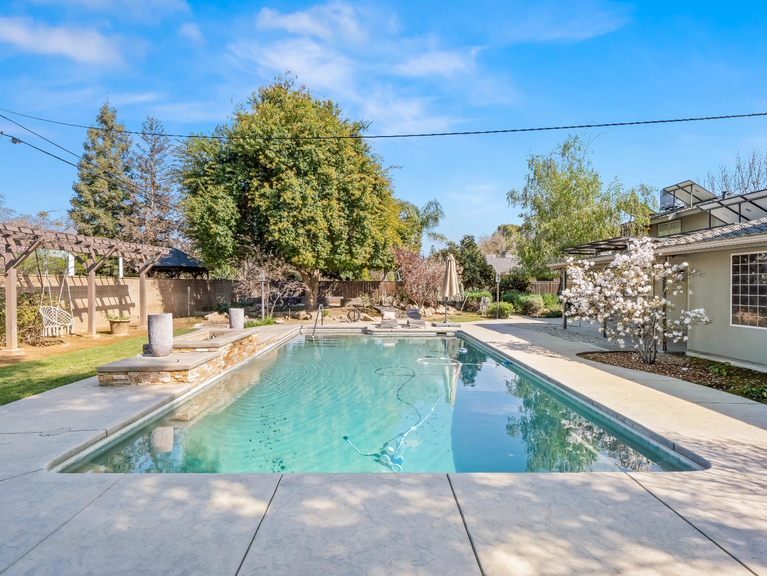 1726 W San Madele Ave, Fresno, CA 93711