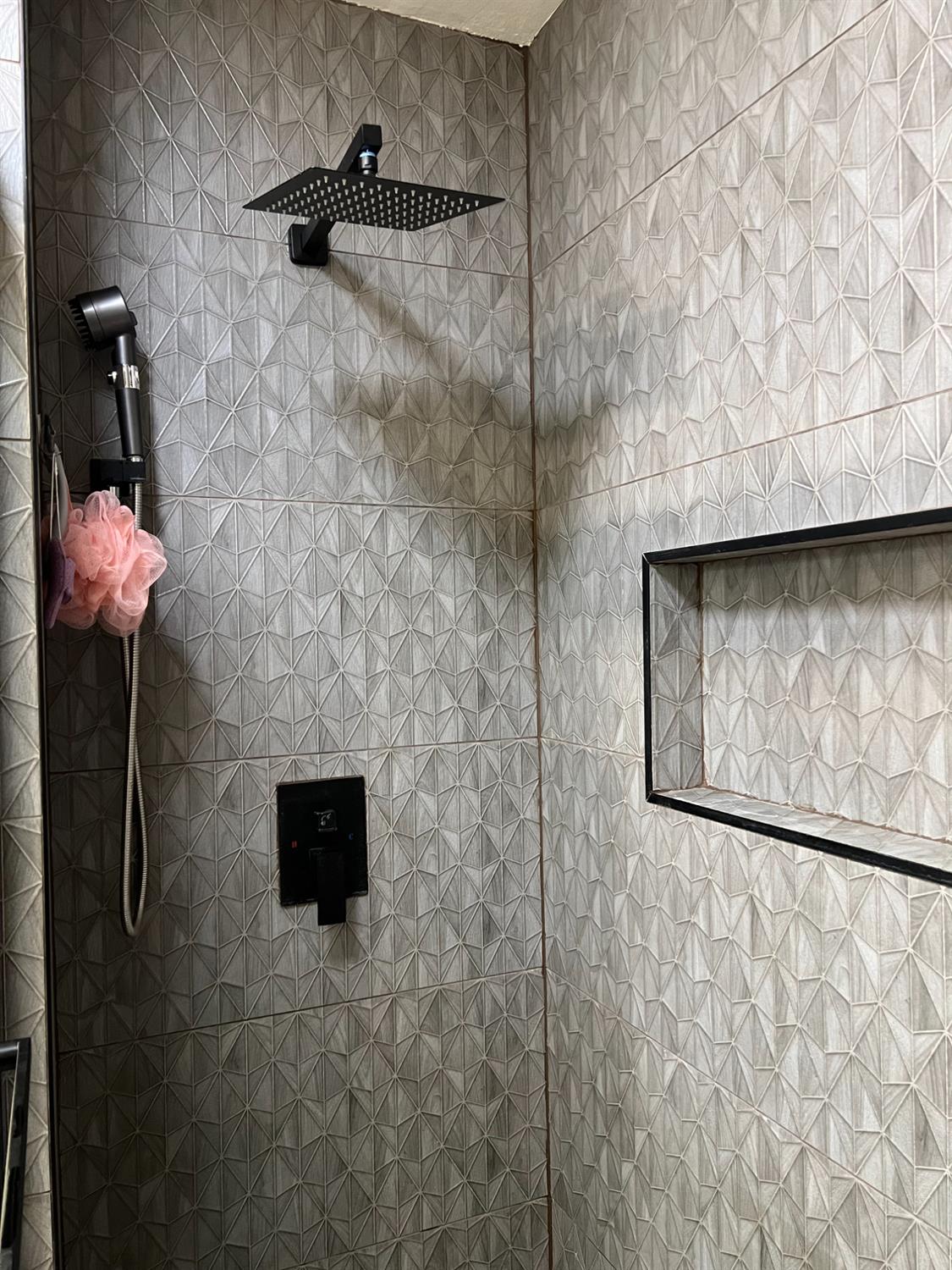 5686 N Briarwood Ave, Fresno, CA 93711