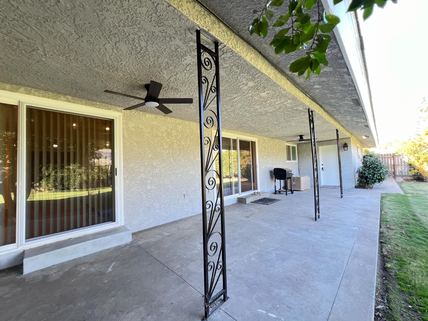 5686 N Briarwood Ave, Fresno, CA 93711