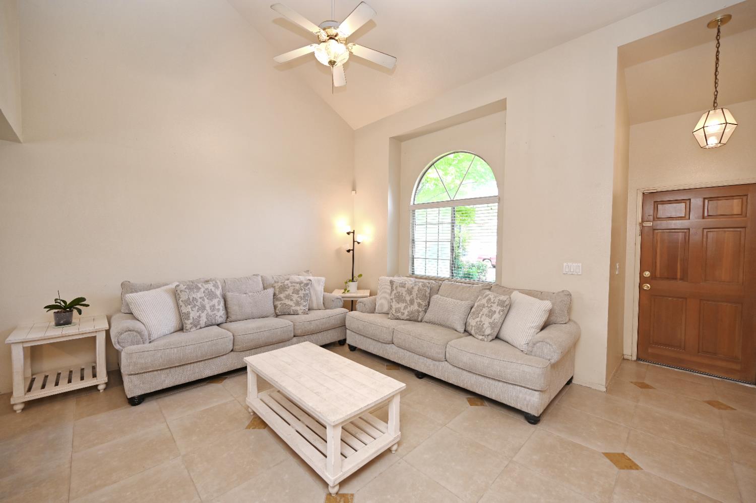 3449 W Wrenwood Ave, Fresno, CA 93711