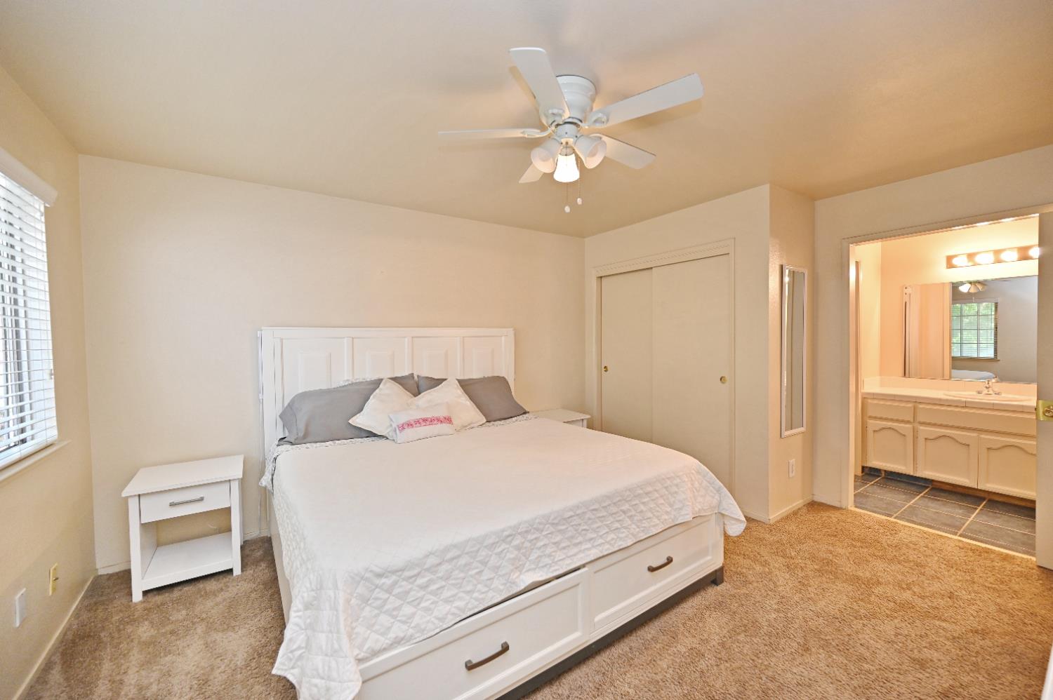 3449 W Wrenwood Ave, Fresno, CA 93711