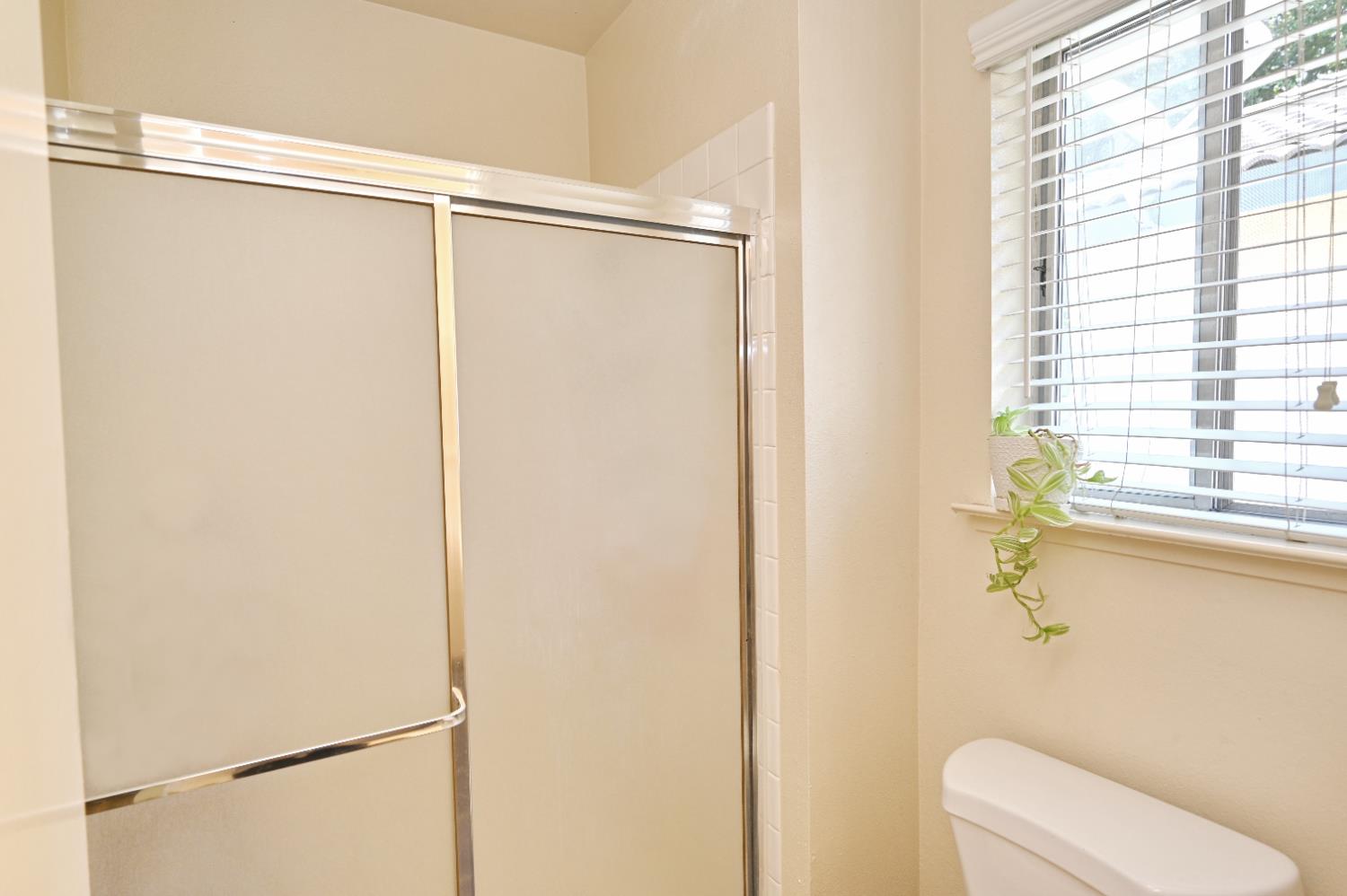 3449 W Wrenwood Ave, Fresno, CA 93711