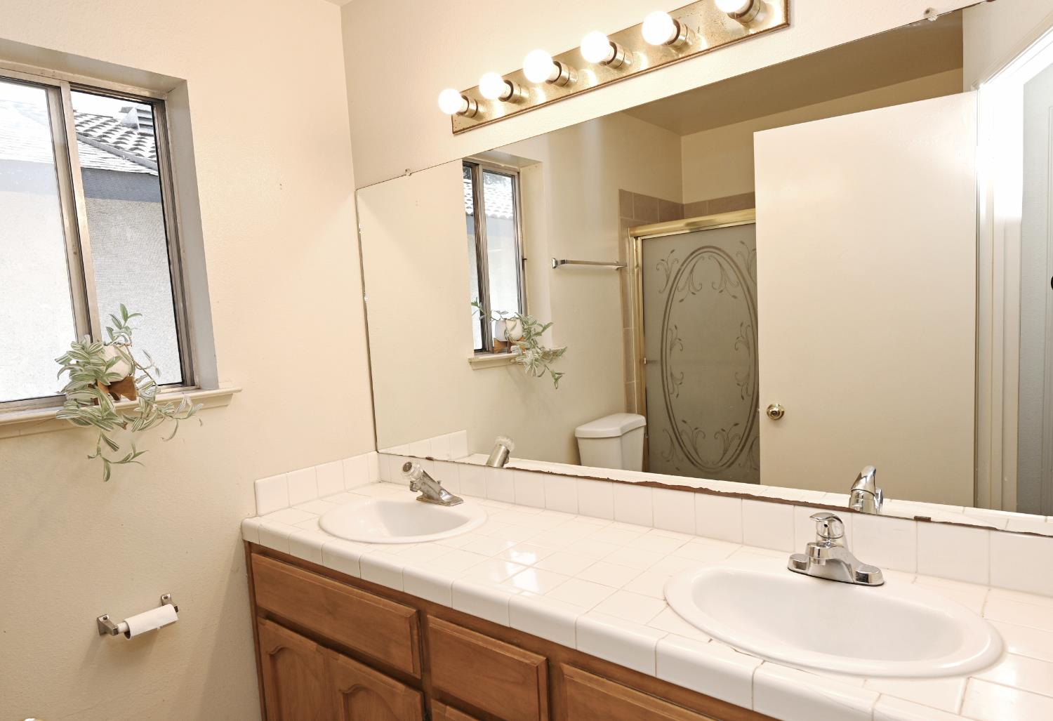 3449 W Wrenwood Ave, Fresno, CA 93711