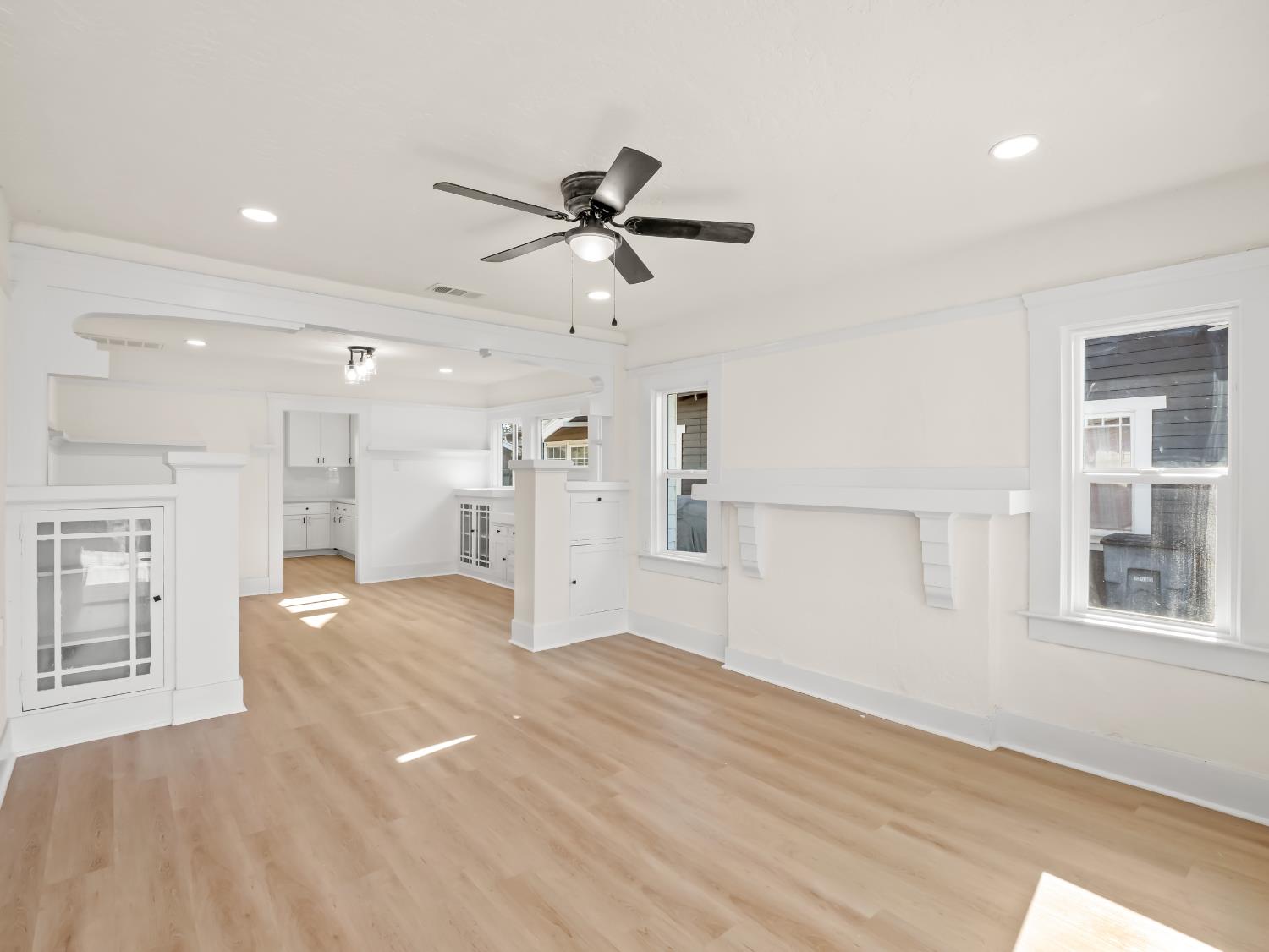 954 N Safford Ave, Fresno, CA 93728