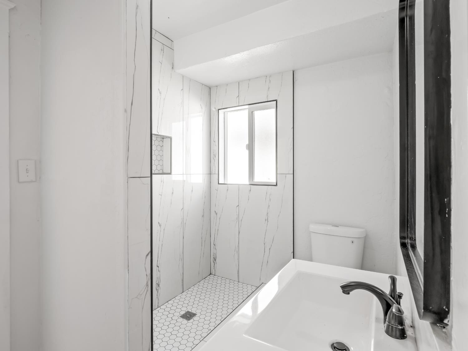 954 N Safford Ave, Fresno, CA 93728