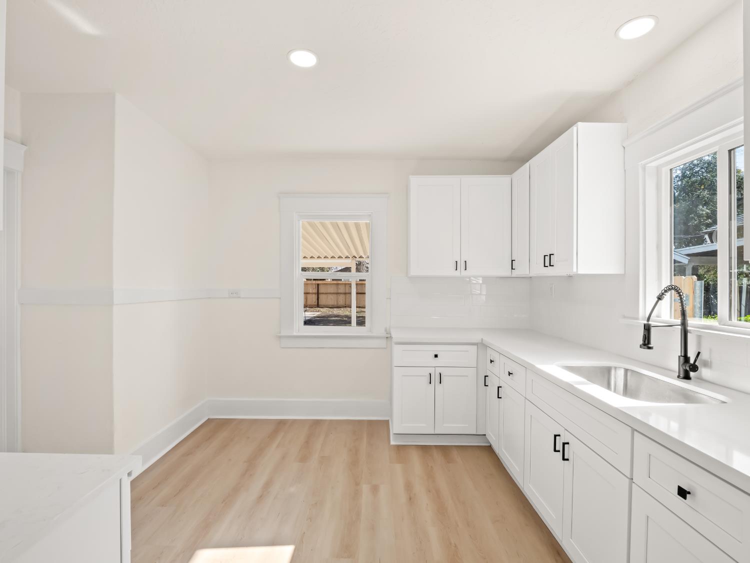 954 N Safford Ave, Fresno, CA 93728