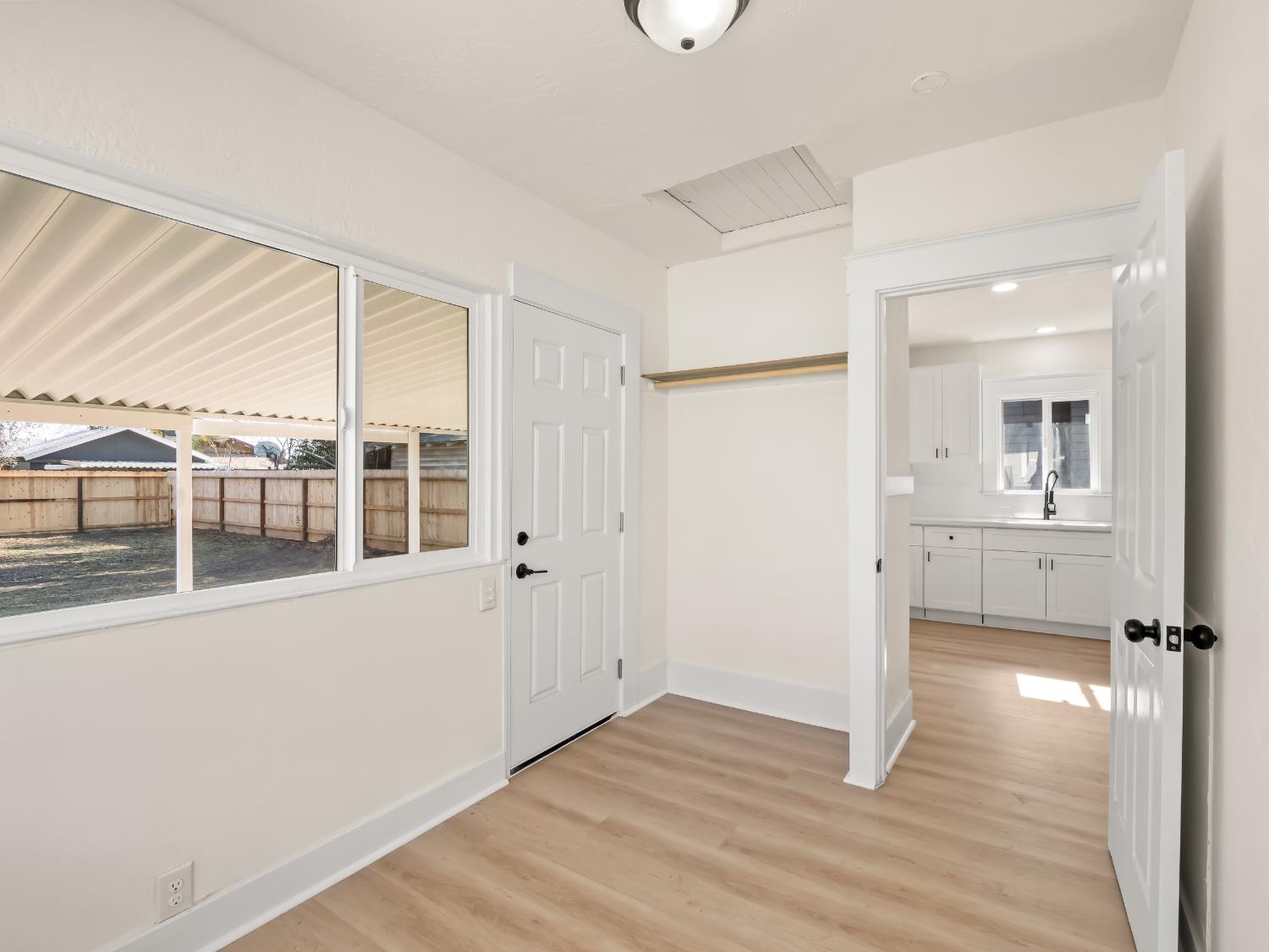 954 N Safford Ave, Fresno, CA 93728