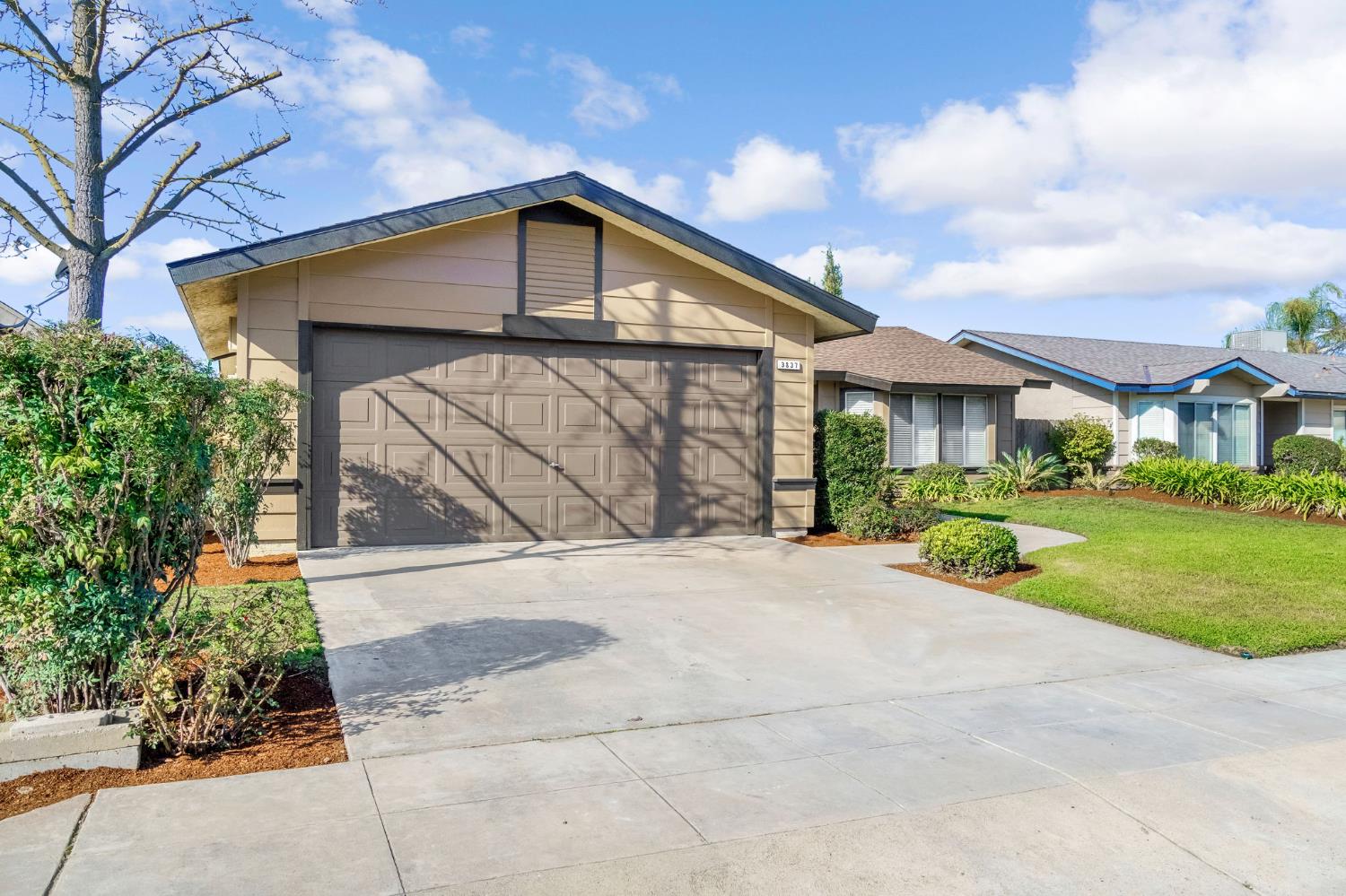 3837 N State St, Fresno, CA 93722