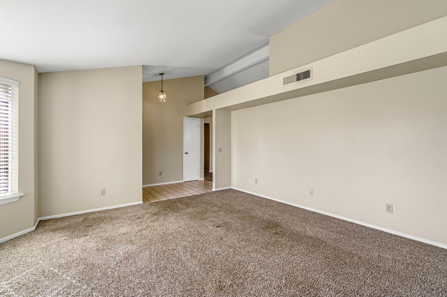 3837 N State St, Fresno, CA 93722