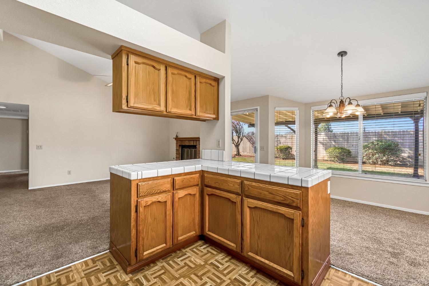 3837 N State St, Fresno, CA 93722