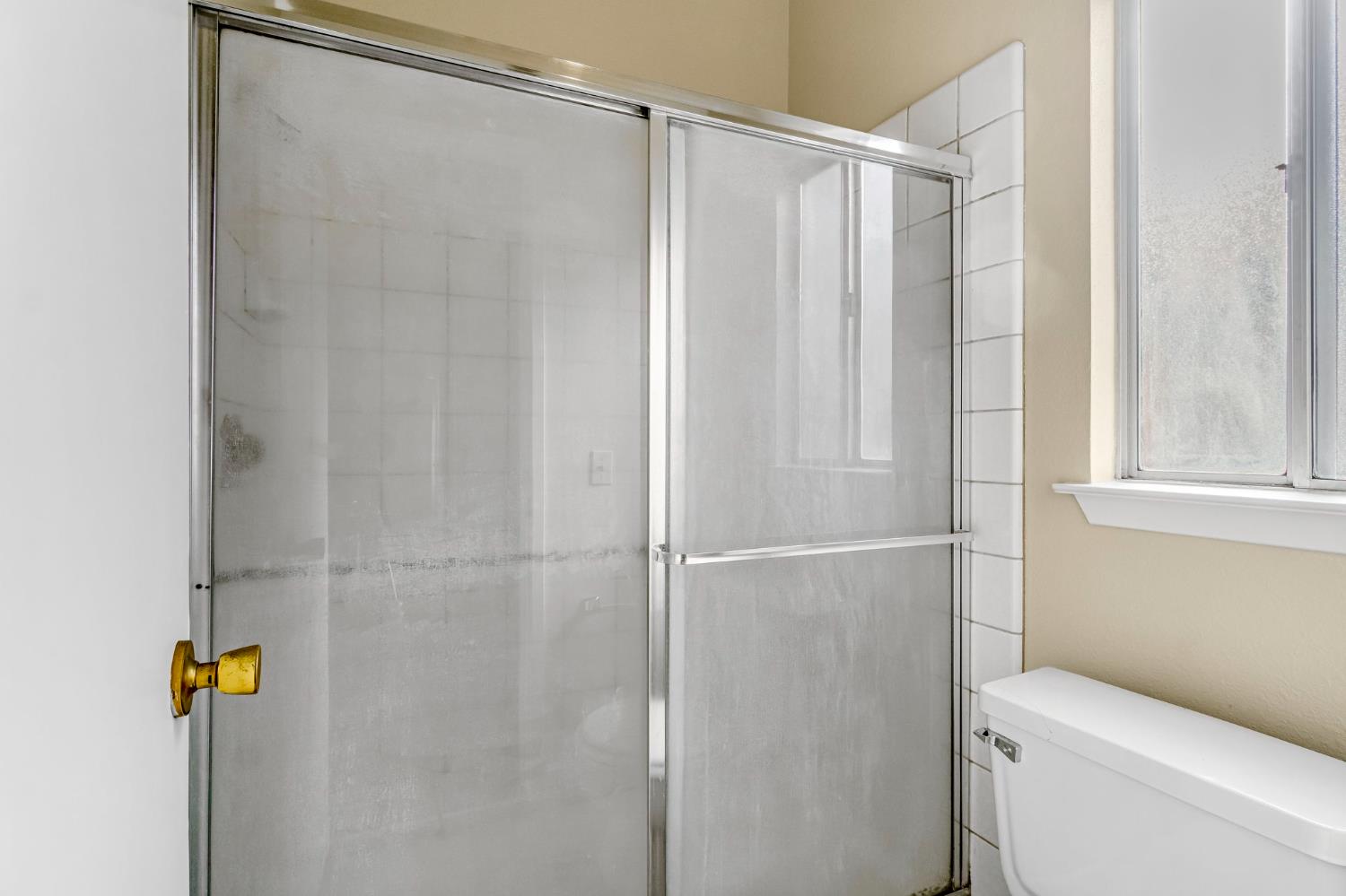 3837 N State St, Fresno, CA 93722