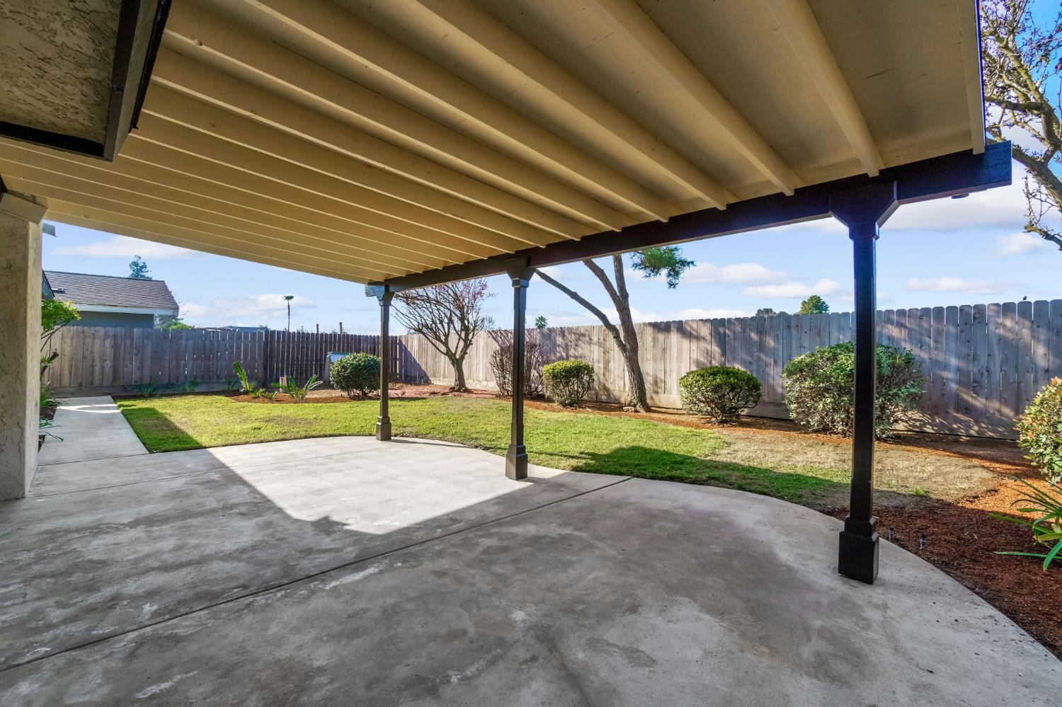 3837 N State St, Fresno, CA 93722