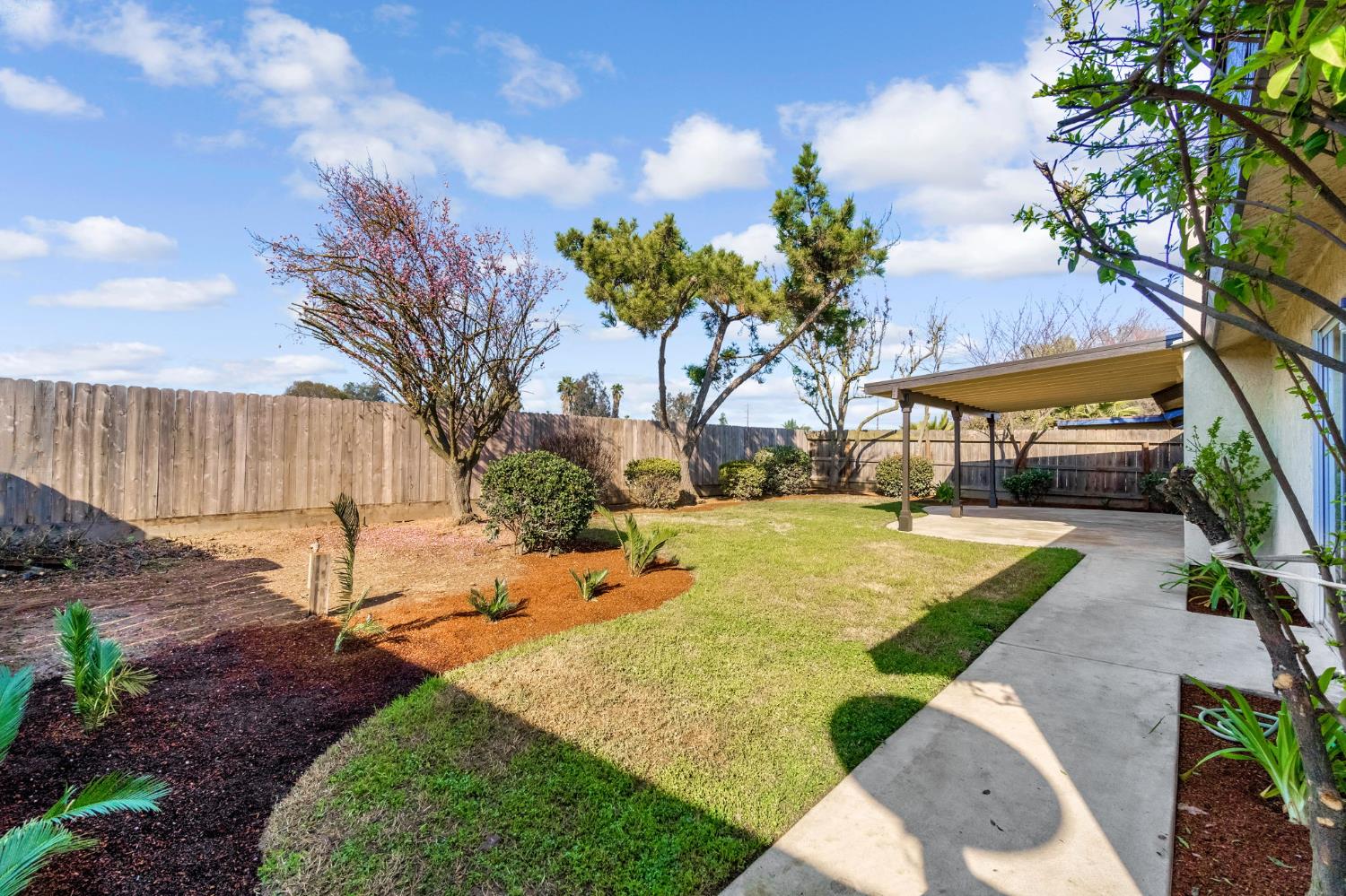 3837 N State St, Fresno, CA 93722