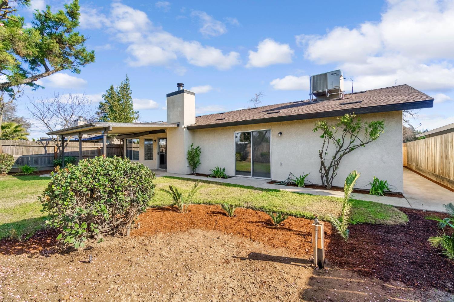 3837 N State St, Fresno, CA 93722