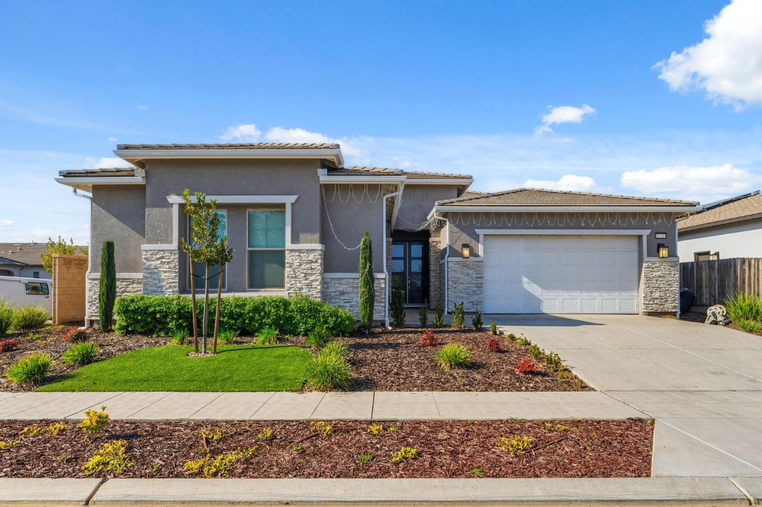 2721 N Armstrong Ave, Fresno, CA 93727