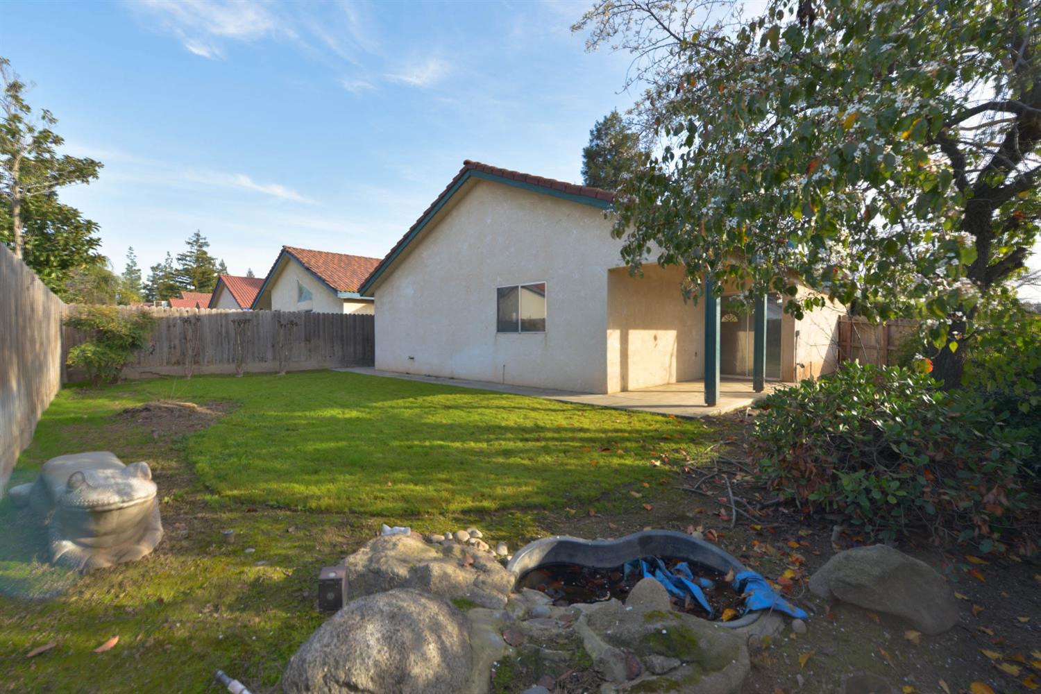 5572 W Sample Ave, Fresno, CA 93722