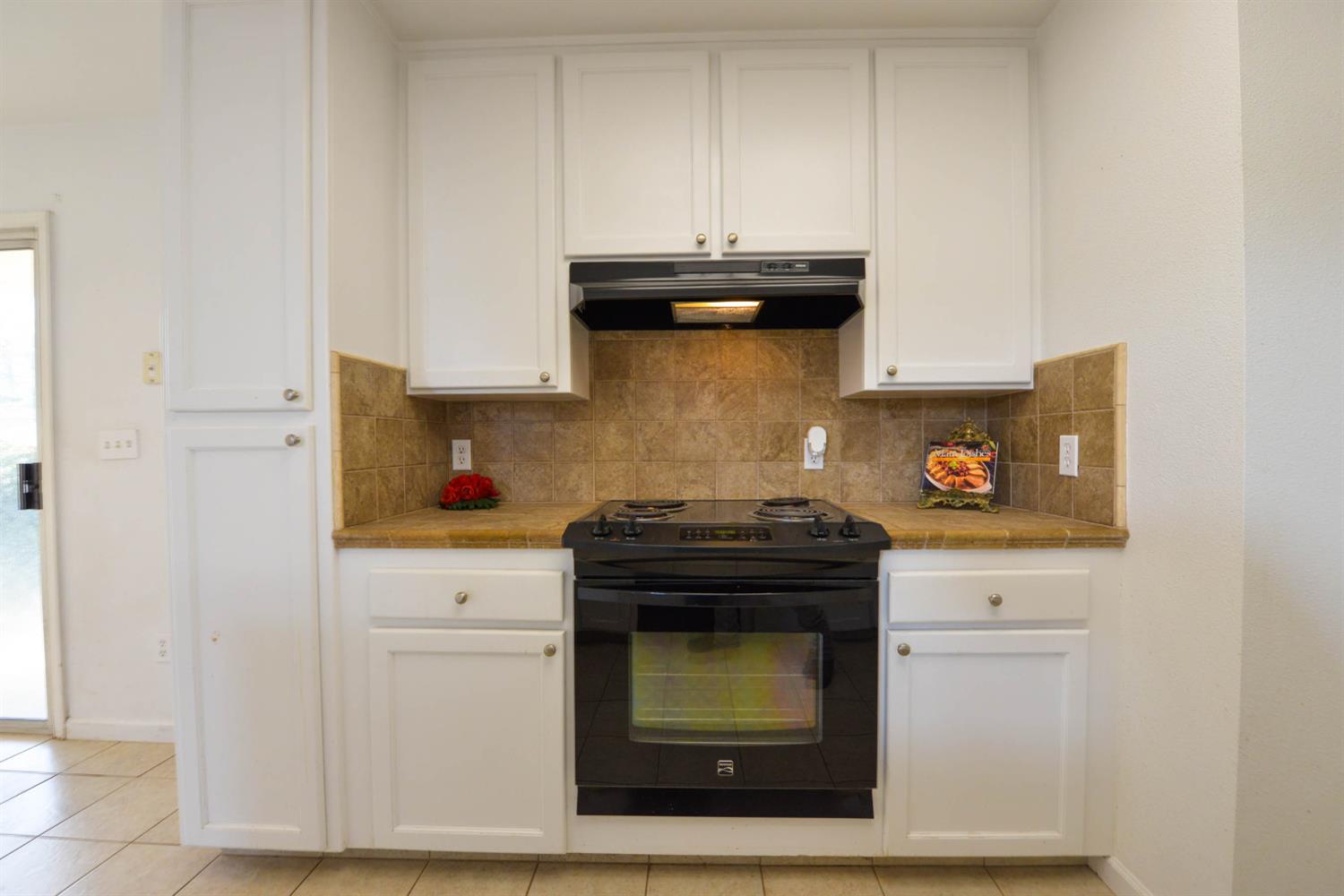 5572 W Sample Ave, Fresno, CA 93722