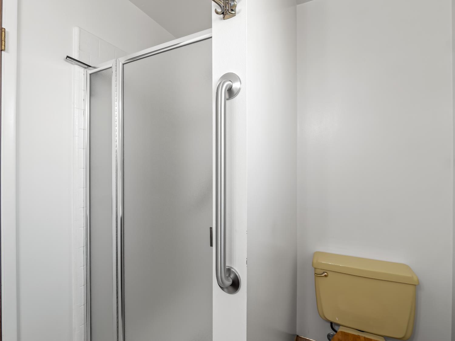 6613 N Chance Ave, Fresno, CA 93710