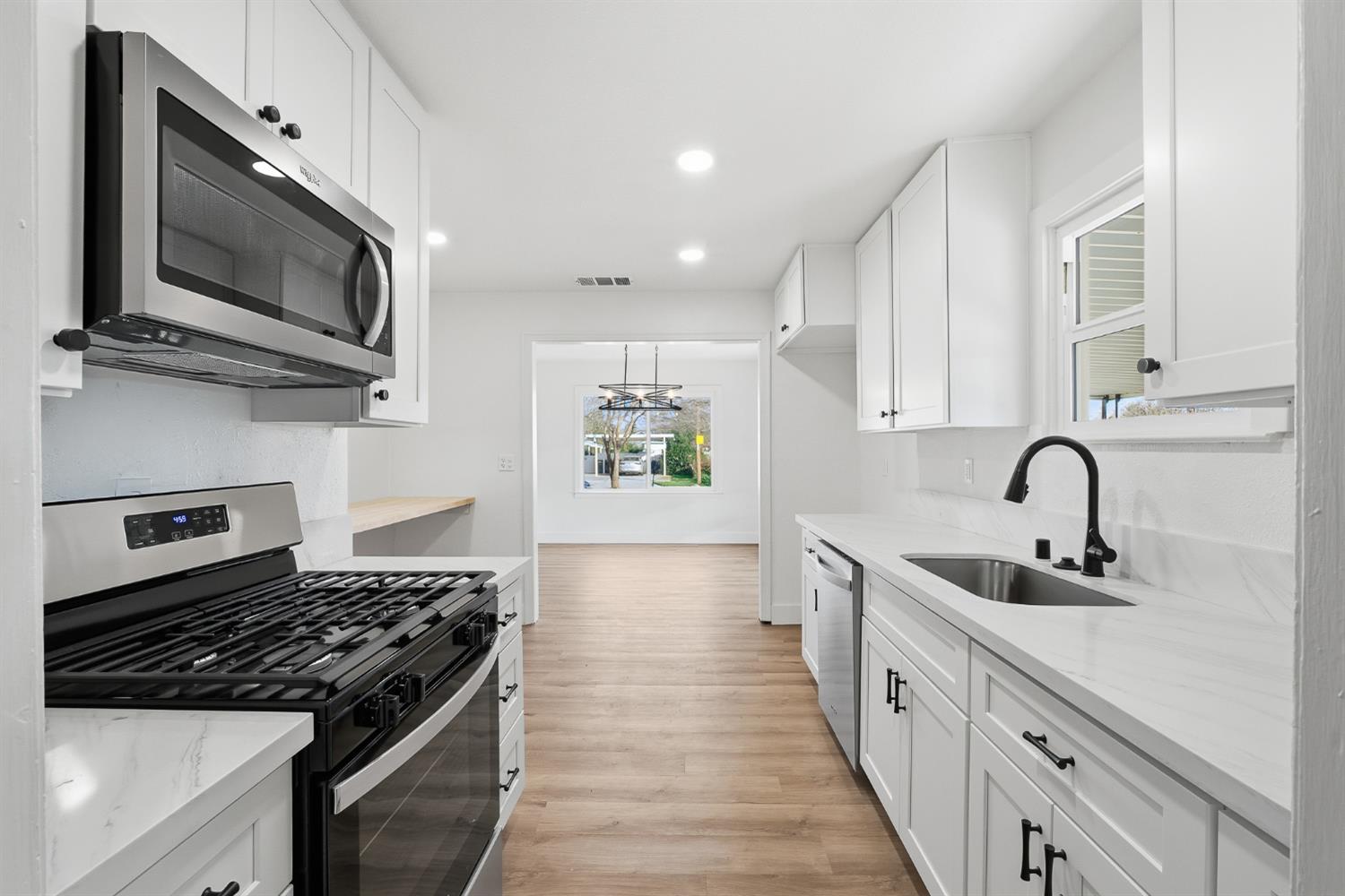 3107 N Arthur Ave, Fresno, CA 93705