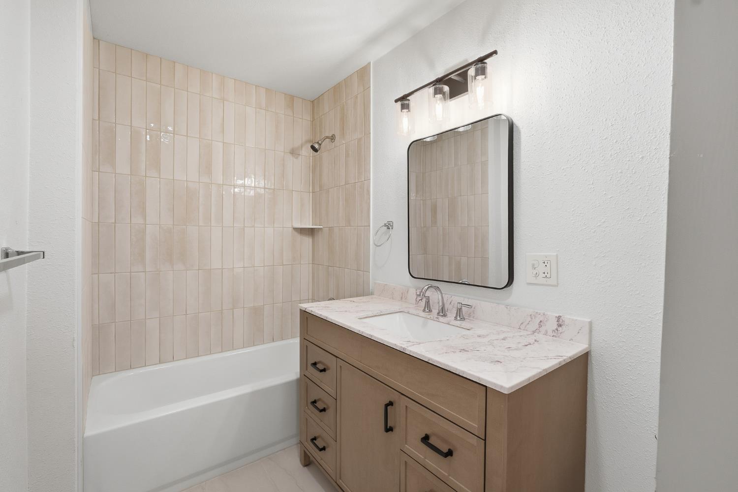 3107 N Arthur Ave, Fresno, CA 93705