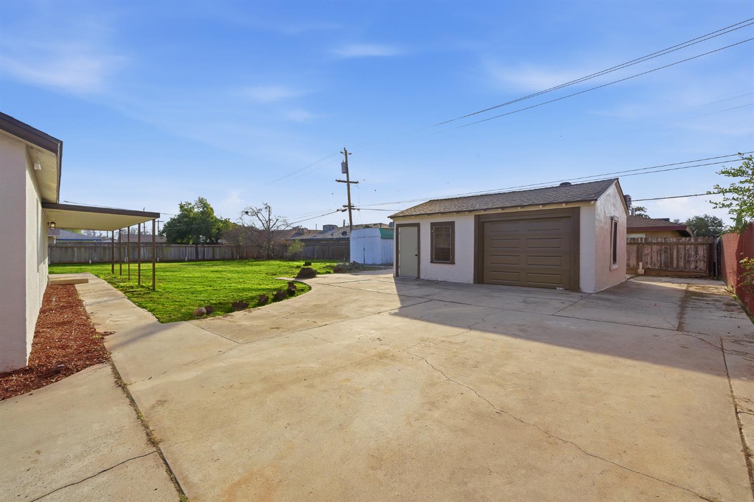 3107 N Arthur Ave, Fresno, CA 93705