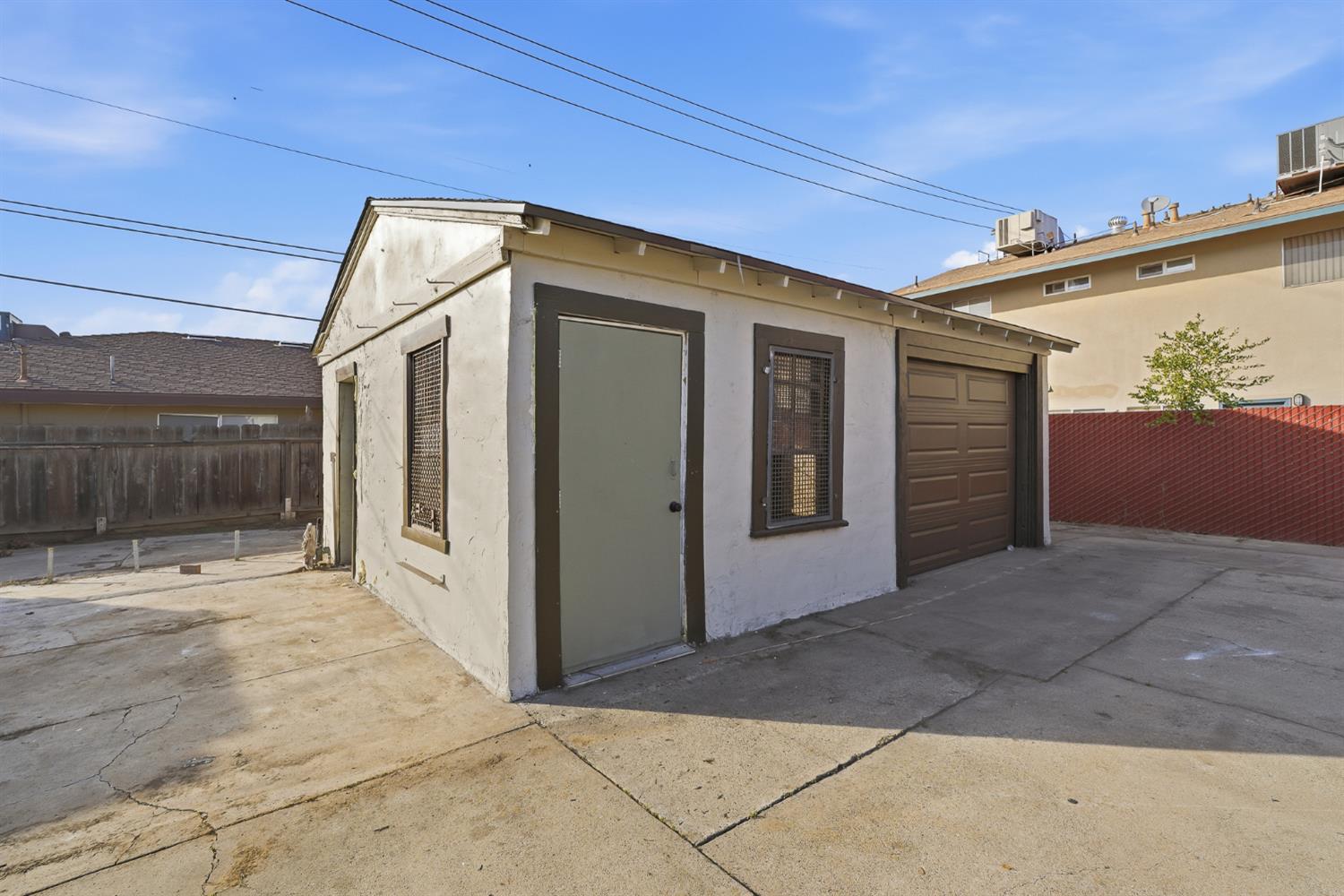 3107 N Arthur Ave, Fresno, CA 93705