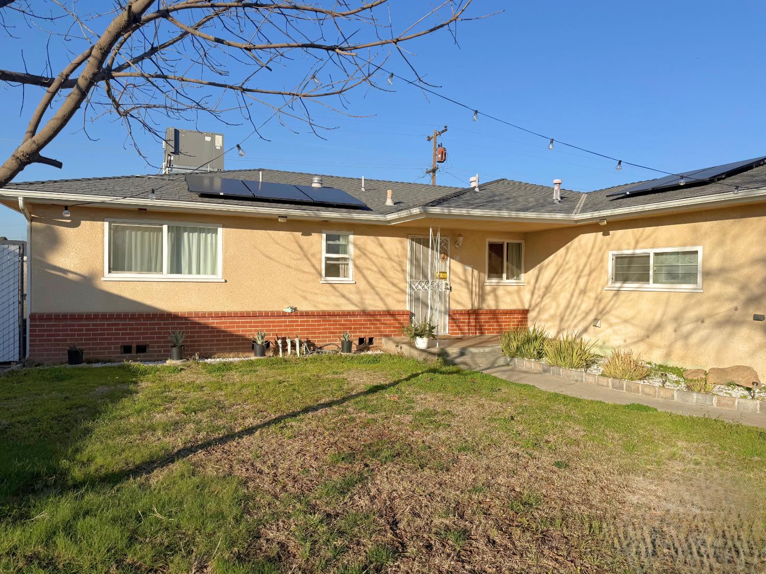 4045 E Bellaire Way, Fresno, CA 93726