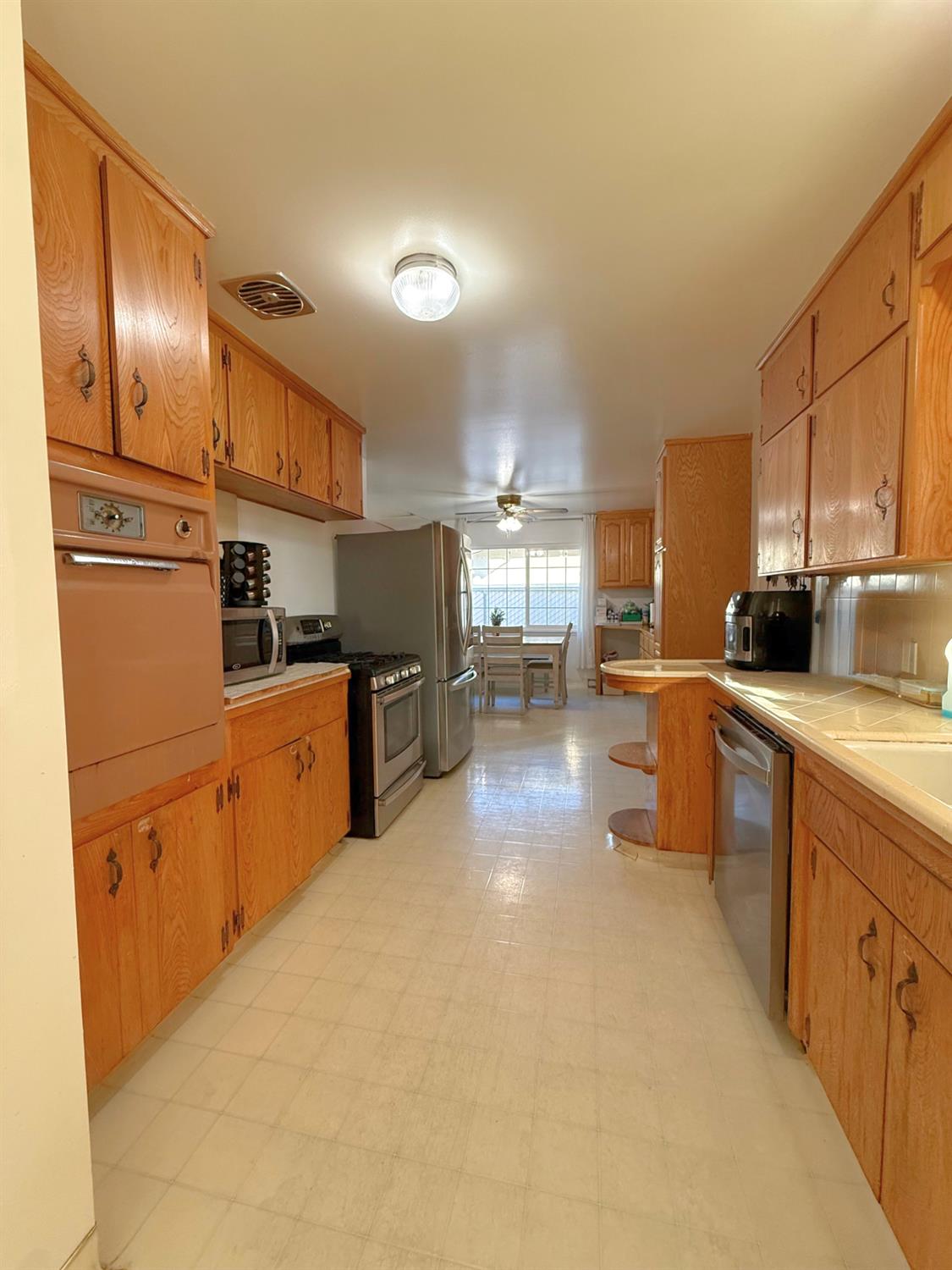 4045 E Bellaire Way, Fresno, CA 93726