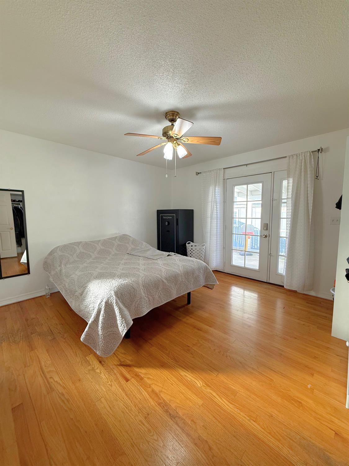 4045 E Bellaire Way, Fresno, CA 93726