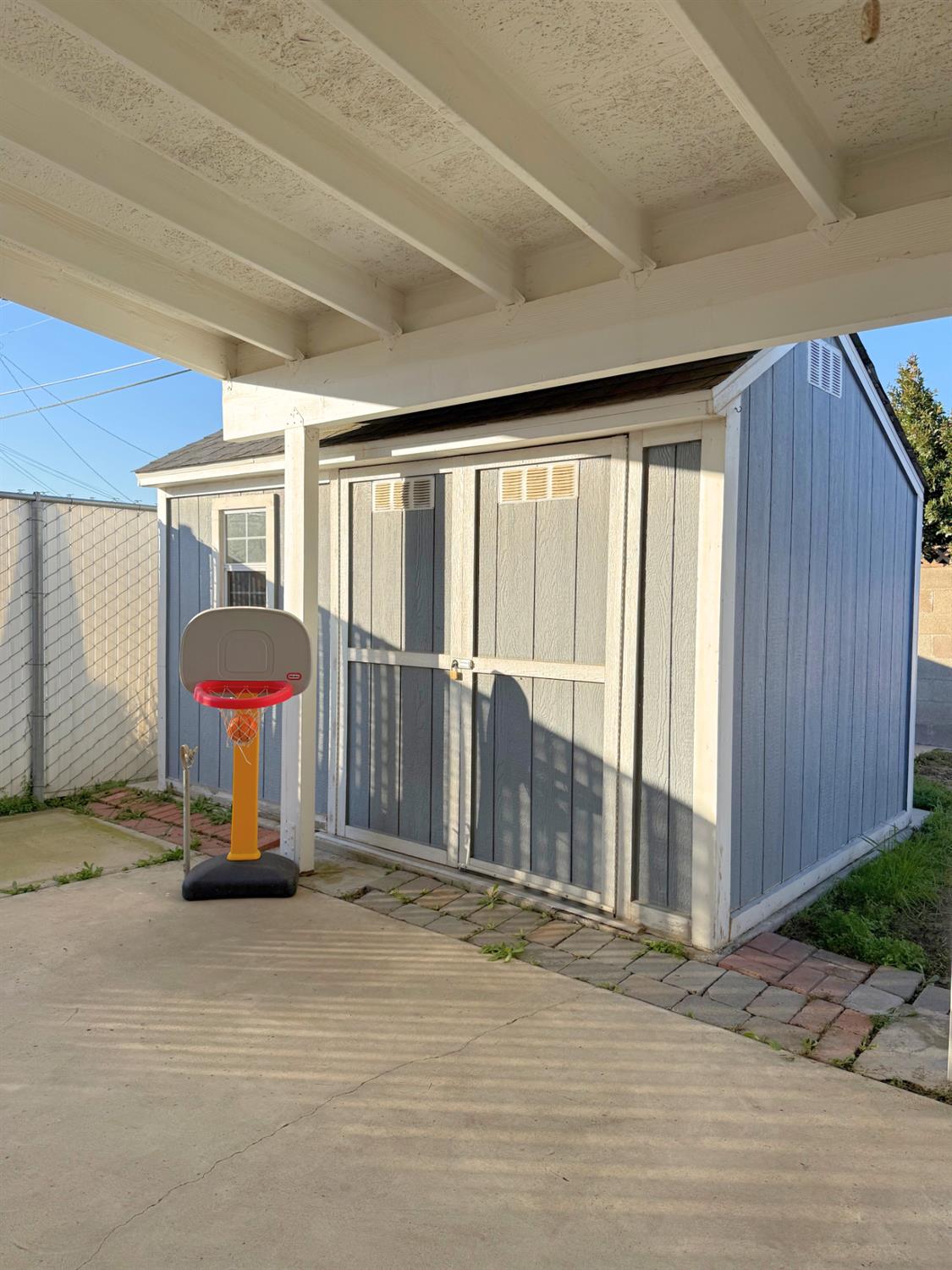 4045 E Bellaire Way, Fresno, CA 93726