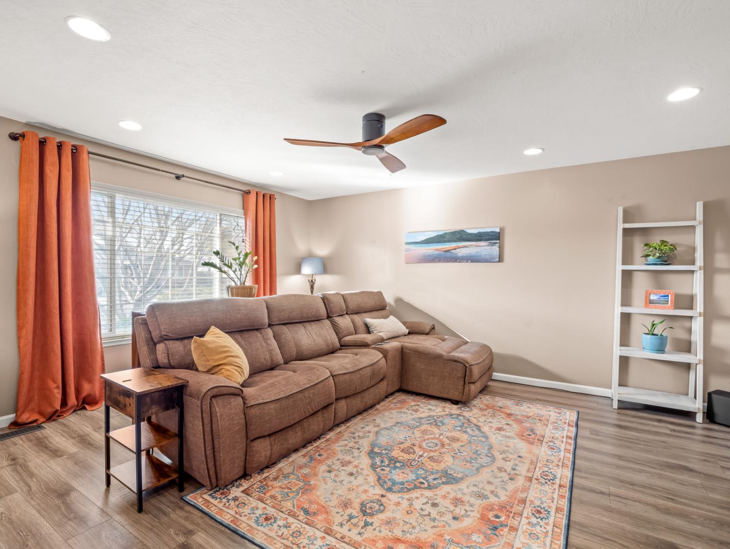 6760 N Price Ave, Fresno, CA 93710