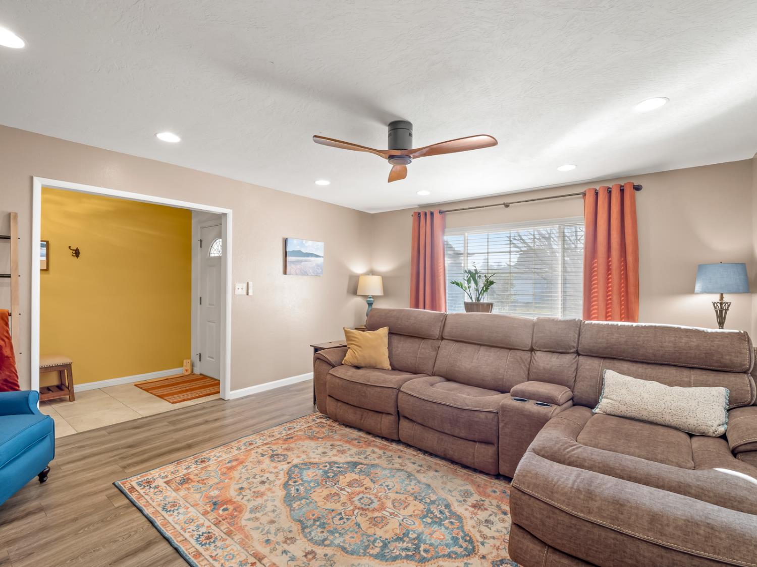 6760 N Price Ave, Fresno, CA 93710