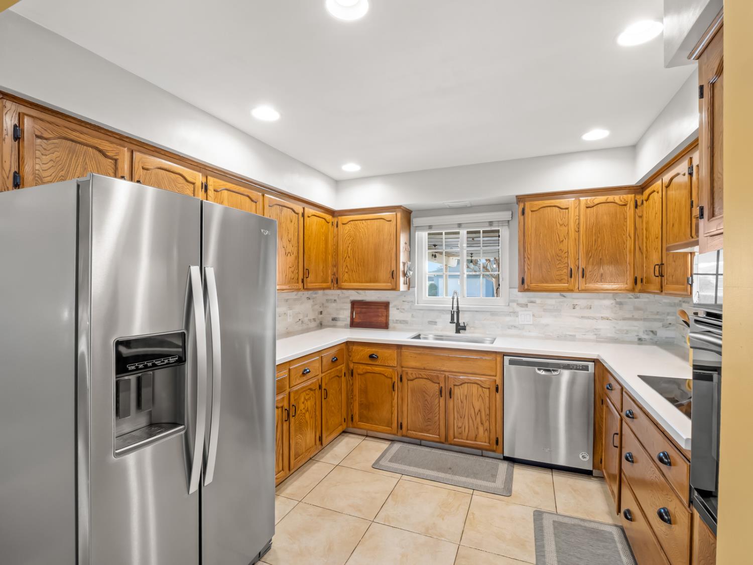 6760 N Price Ave, Fresno, CA 93710