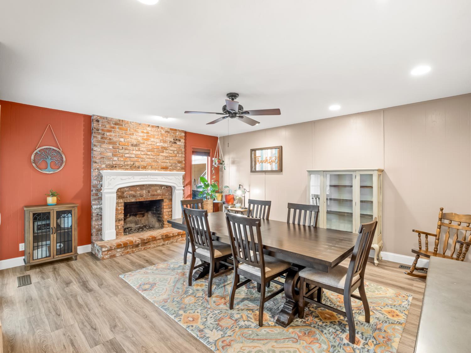 6760 N Price Ave, Fresno, CA 93710