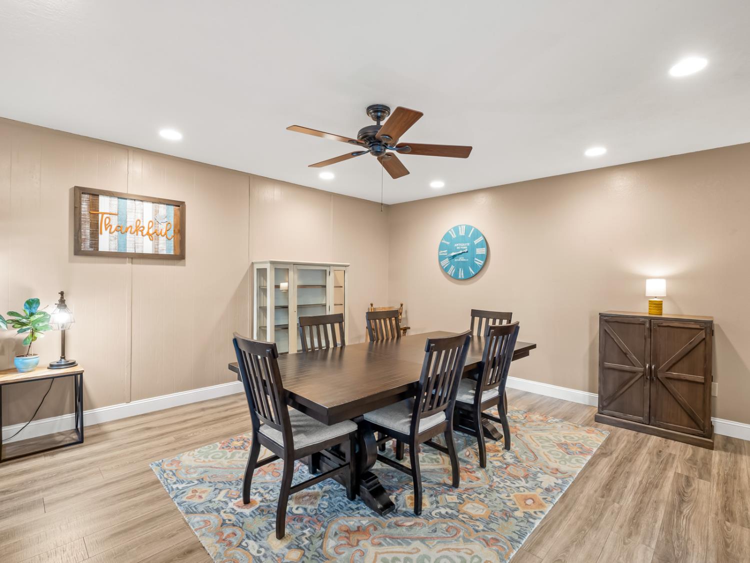 6760 N Price Ave, Fresno, CA 93710