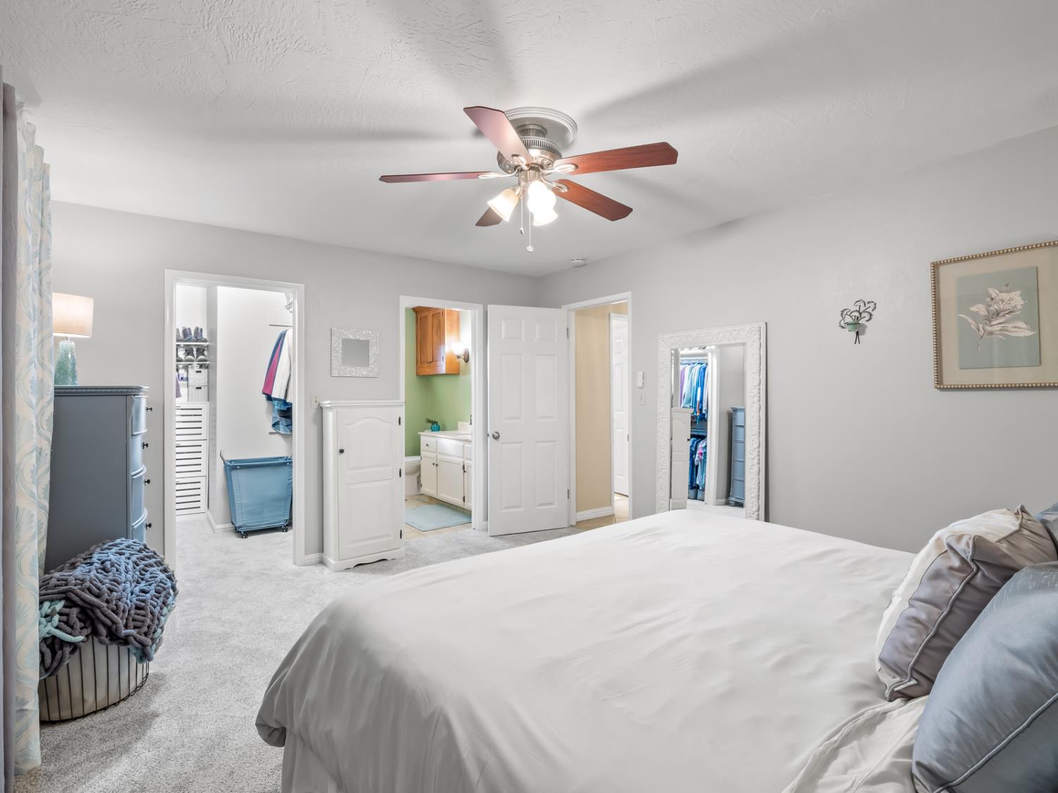 6760 N Price Ave, Fresno, CA 93710