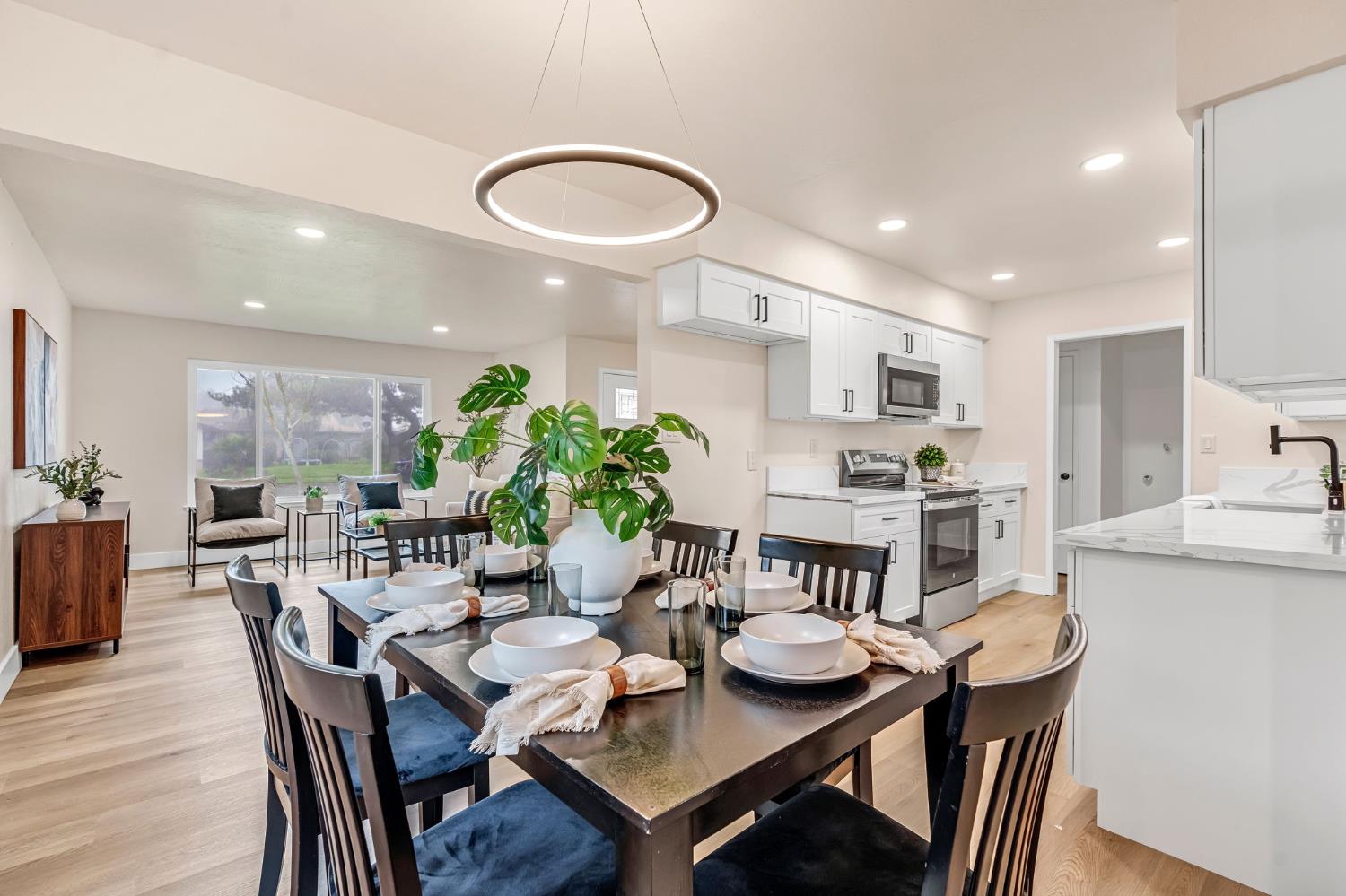 4720 W Donner Ave, Fresno, CA 93722