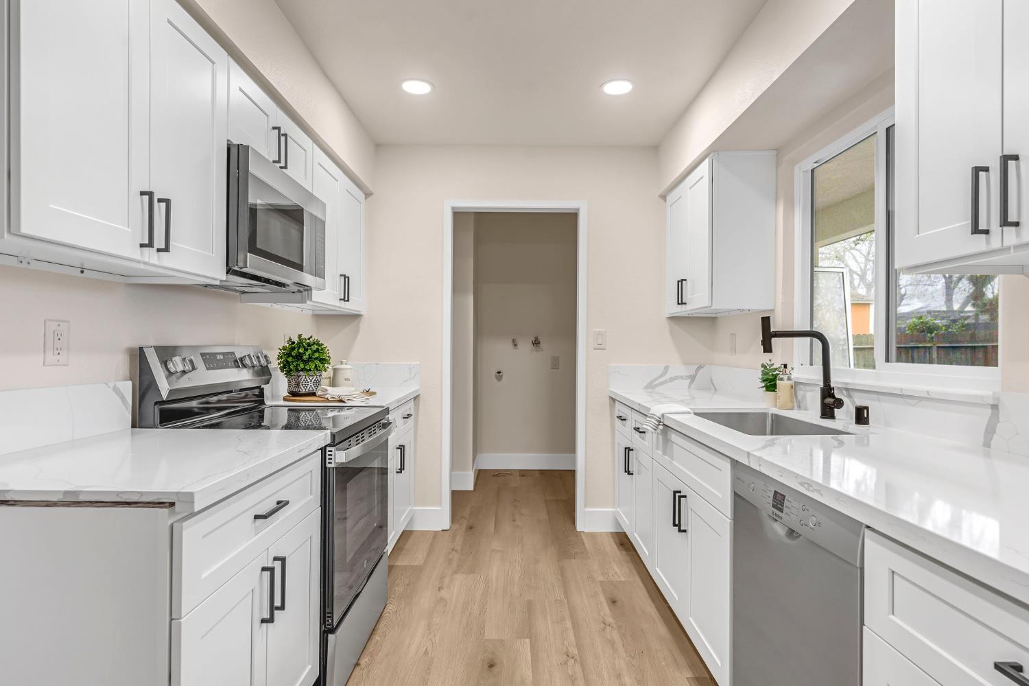 4720 W Donner Ave, Fresno, CA 93722