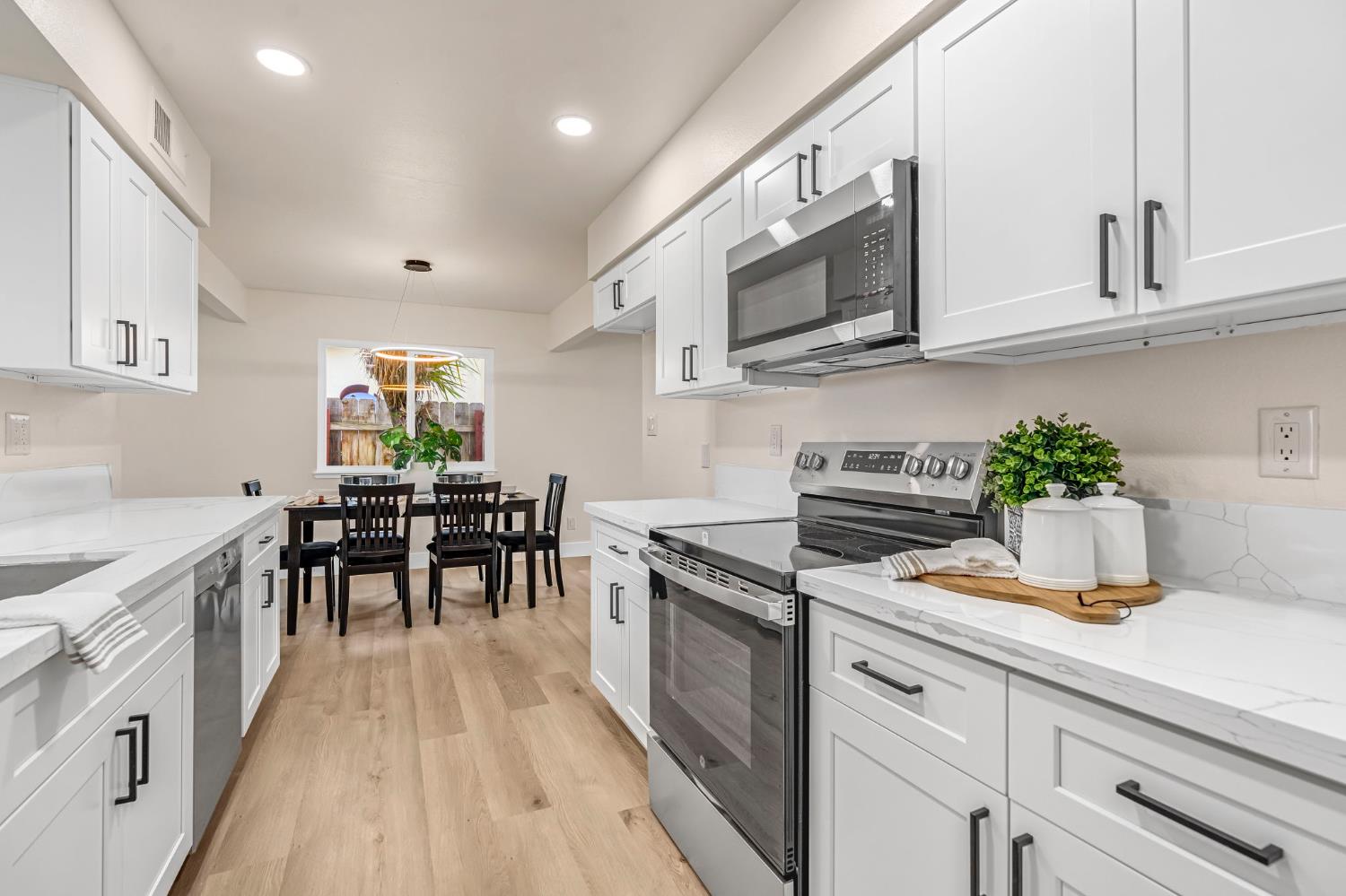 4720 W Donner Ave, Fresno, CA 93722