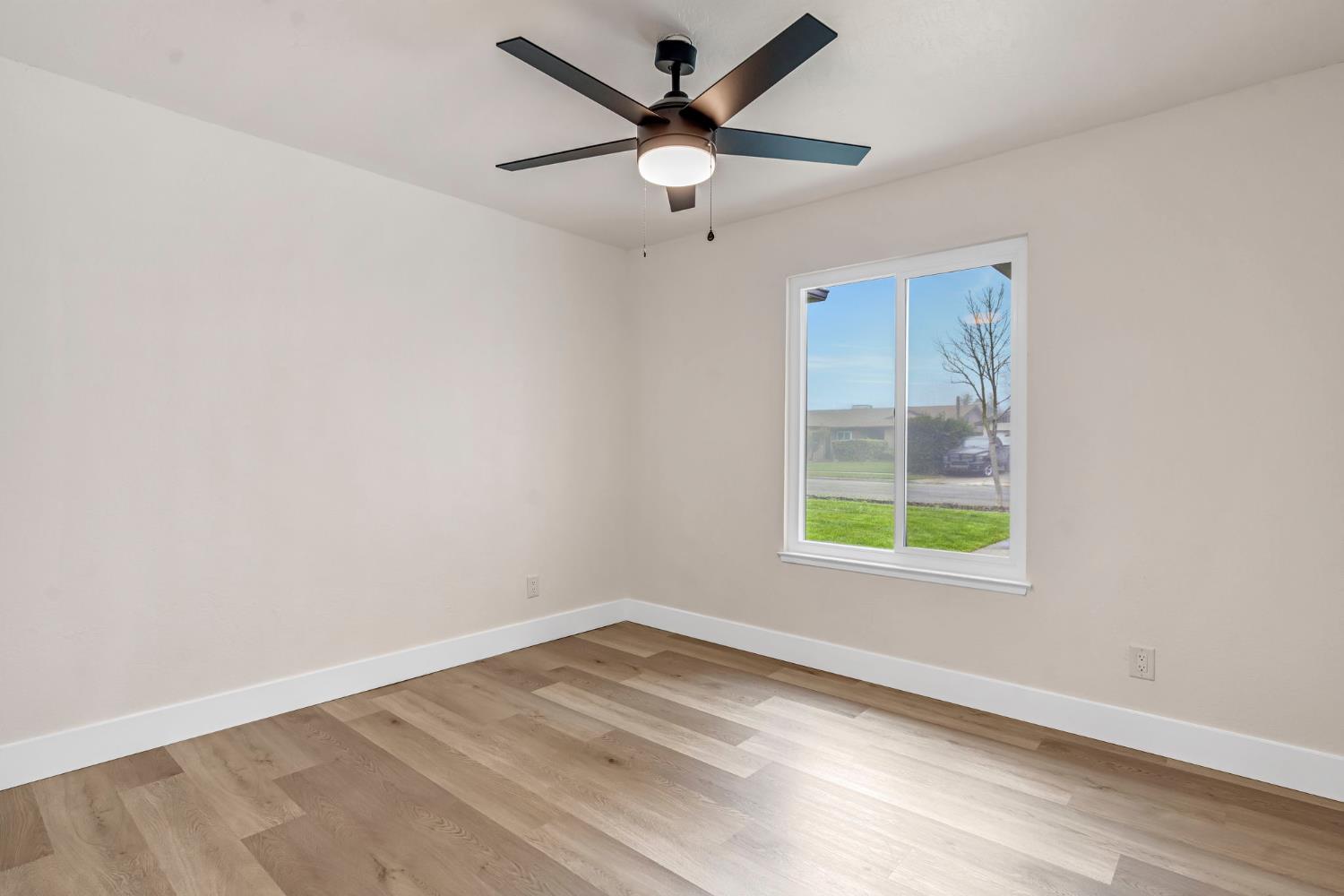 4720 W Donner Ave, Fresno, CA 93722