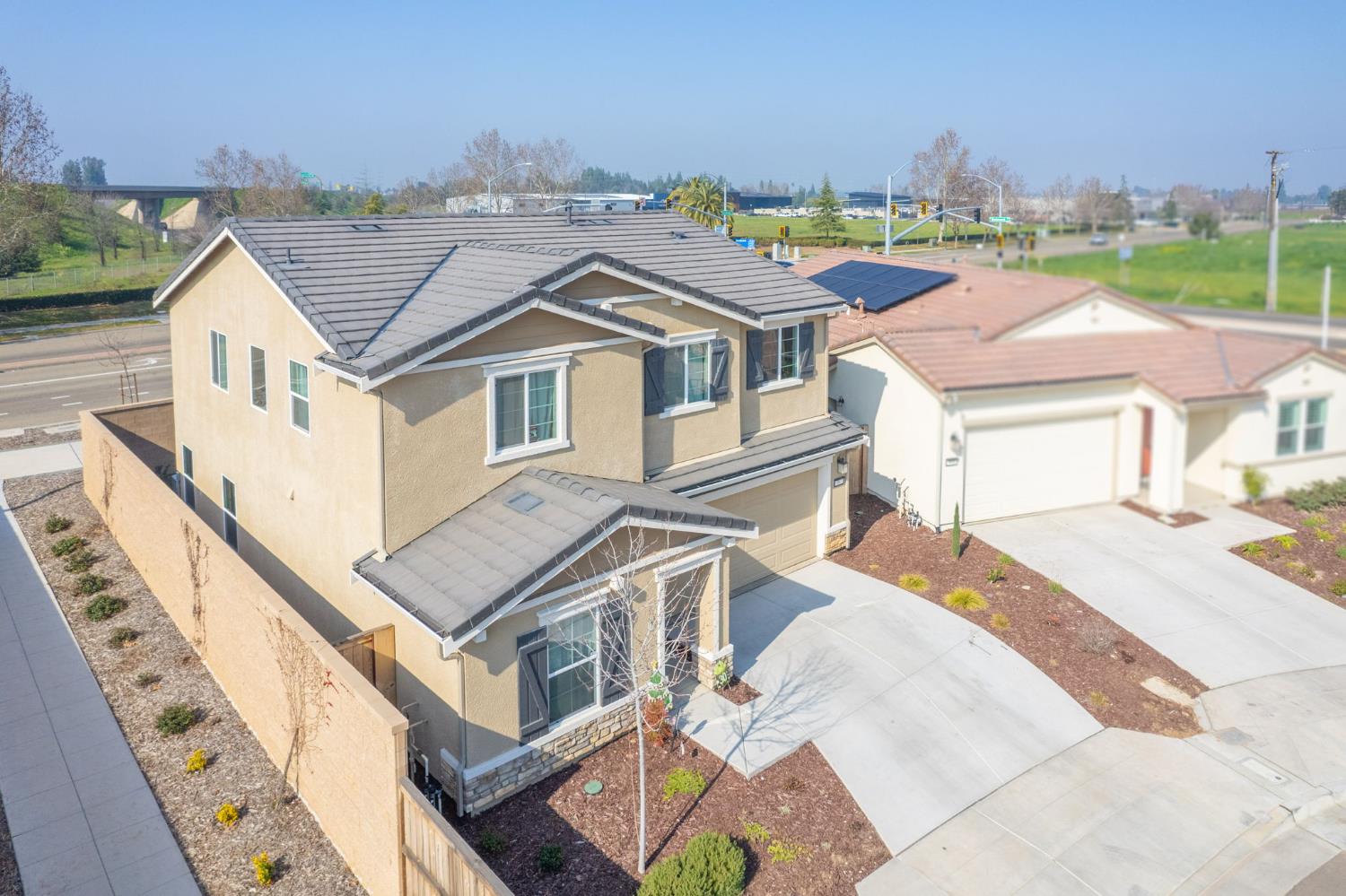 987 N Filbert Ave, Fresno, CA 93727