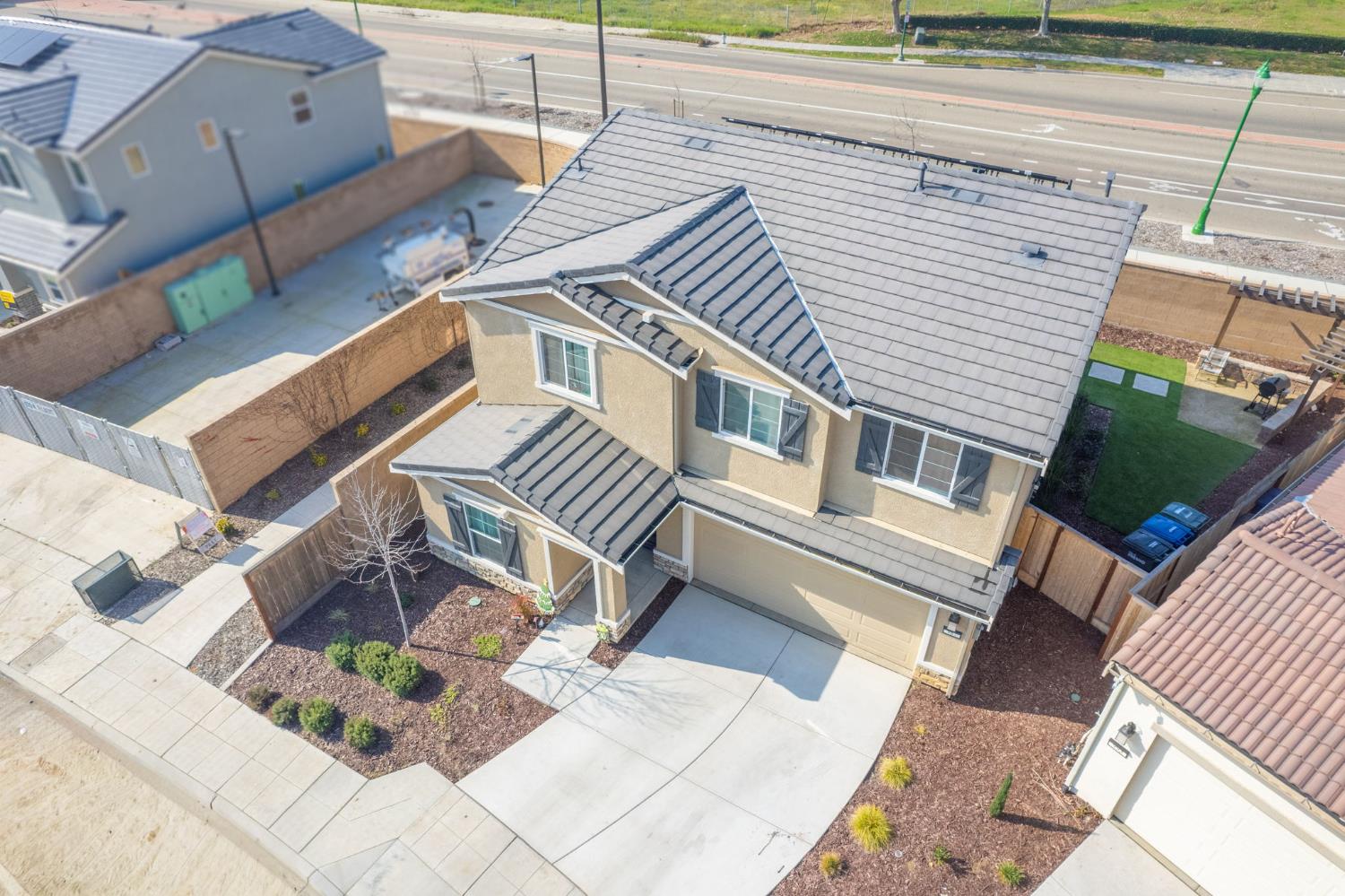 987 N Filbert Ave, Fresno, CA 93727