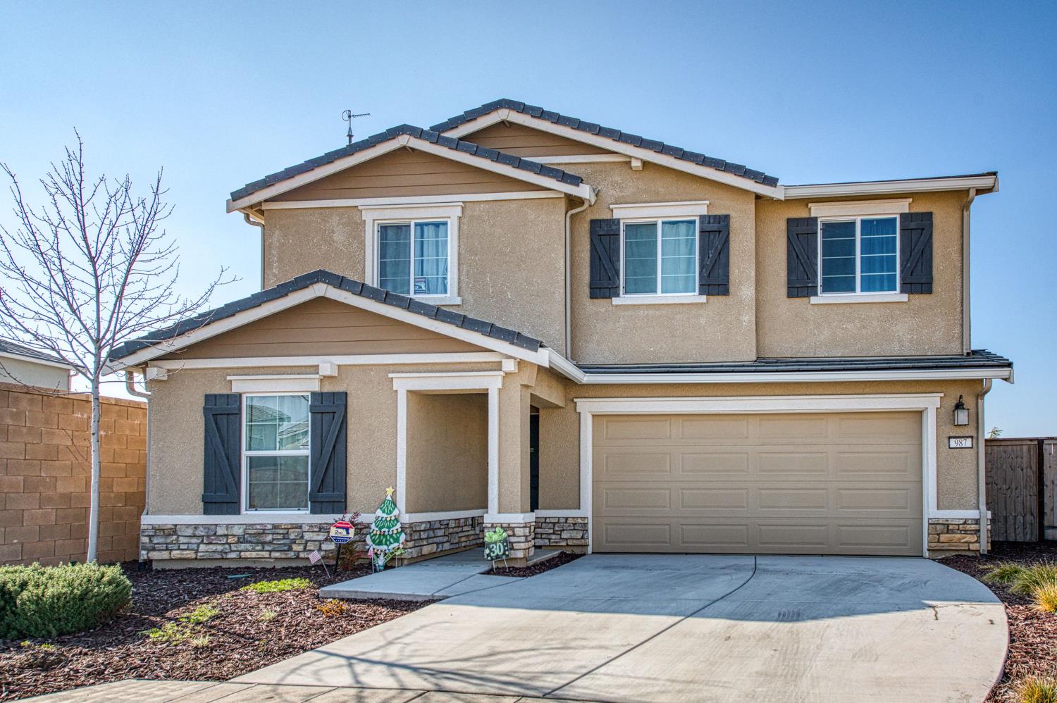 987 N Filbert Ave, Fresno, CA 93727