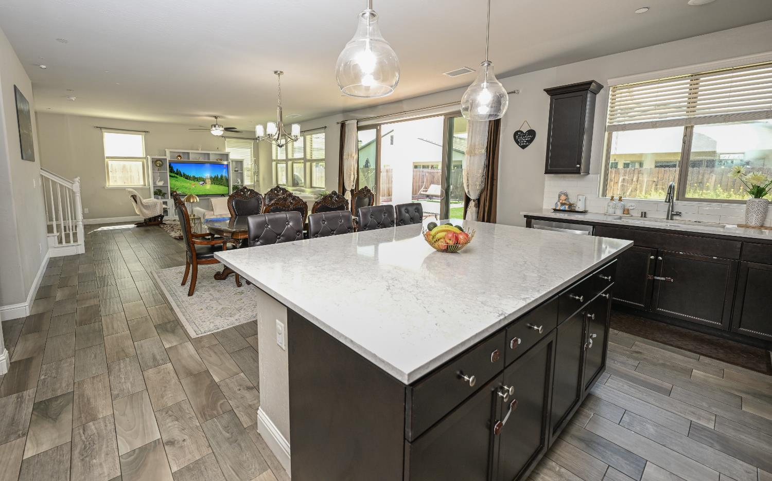 2833 N Armstrong Ave, Fresno, CA 93727