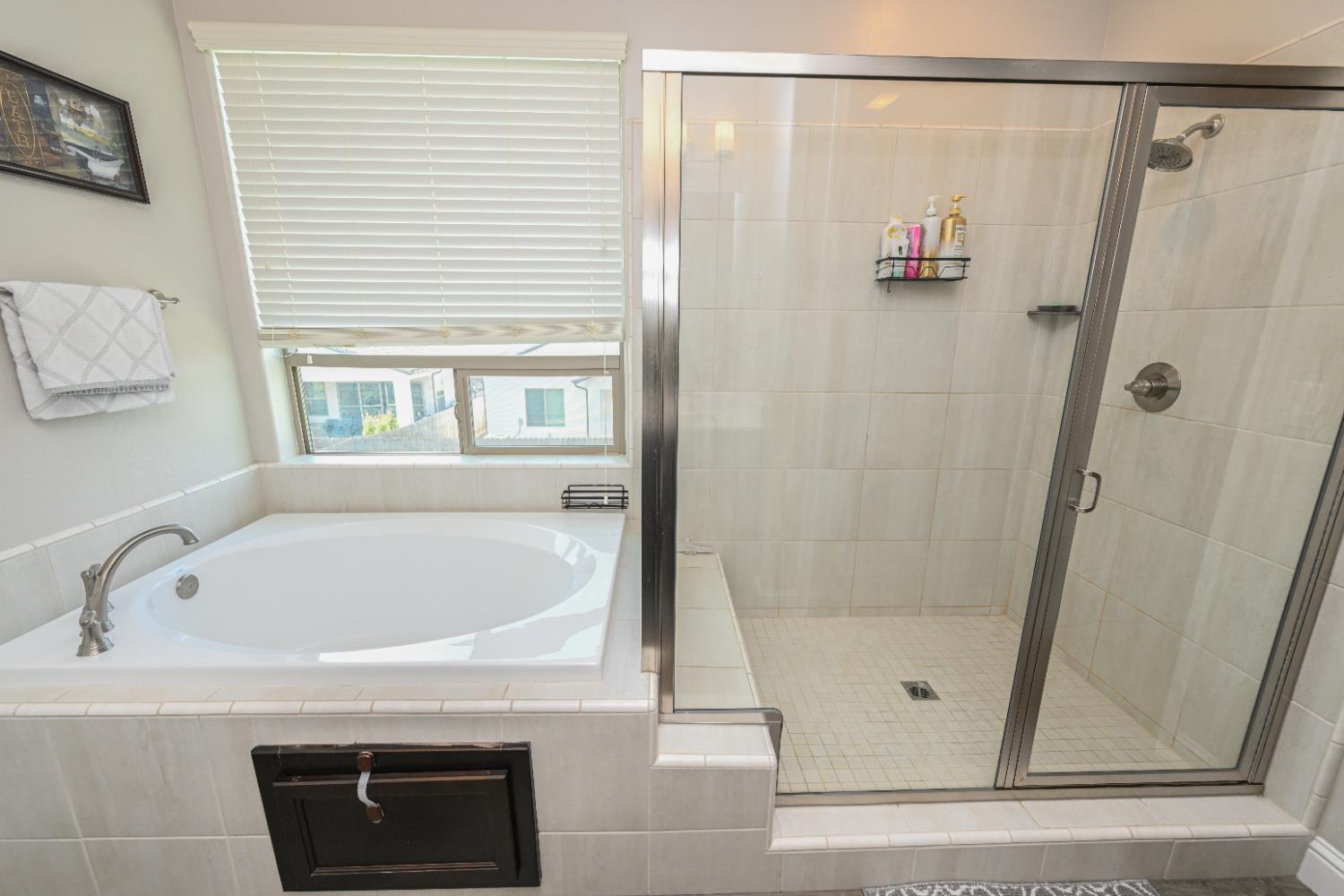 2833 N Armstrong Ave, Fresno, CA 93727